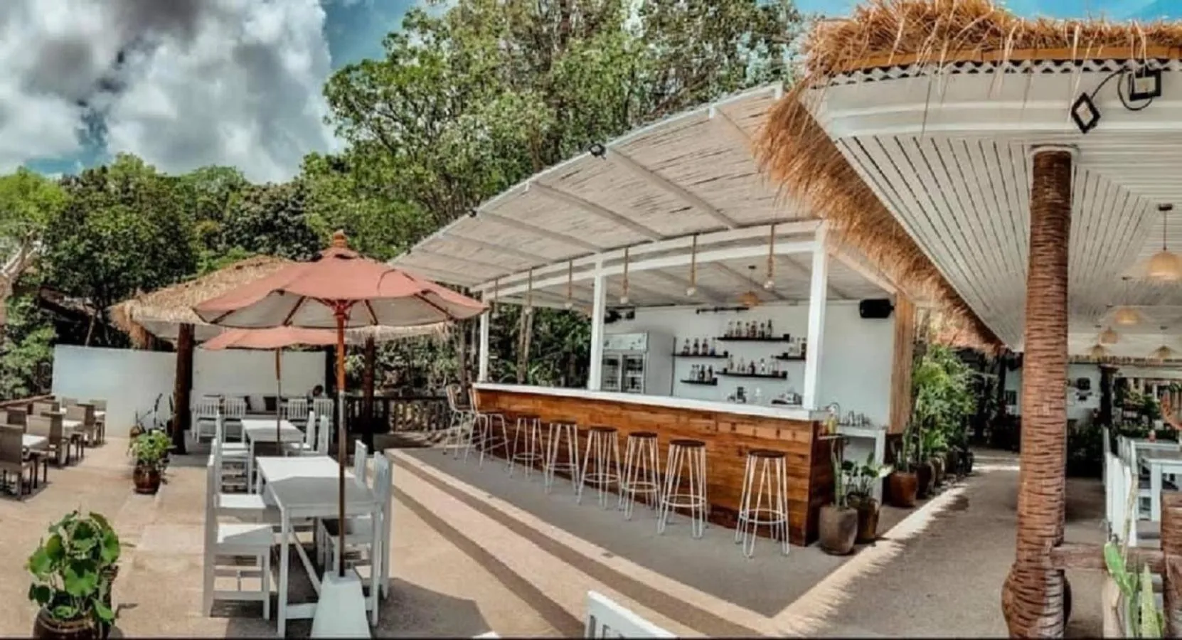 Lounge or bar in High Life Bungalow