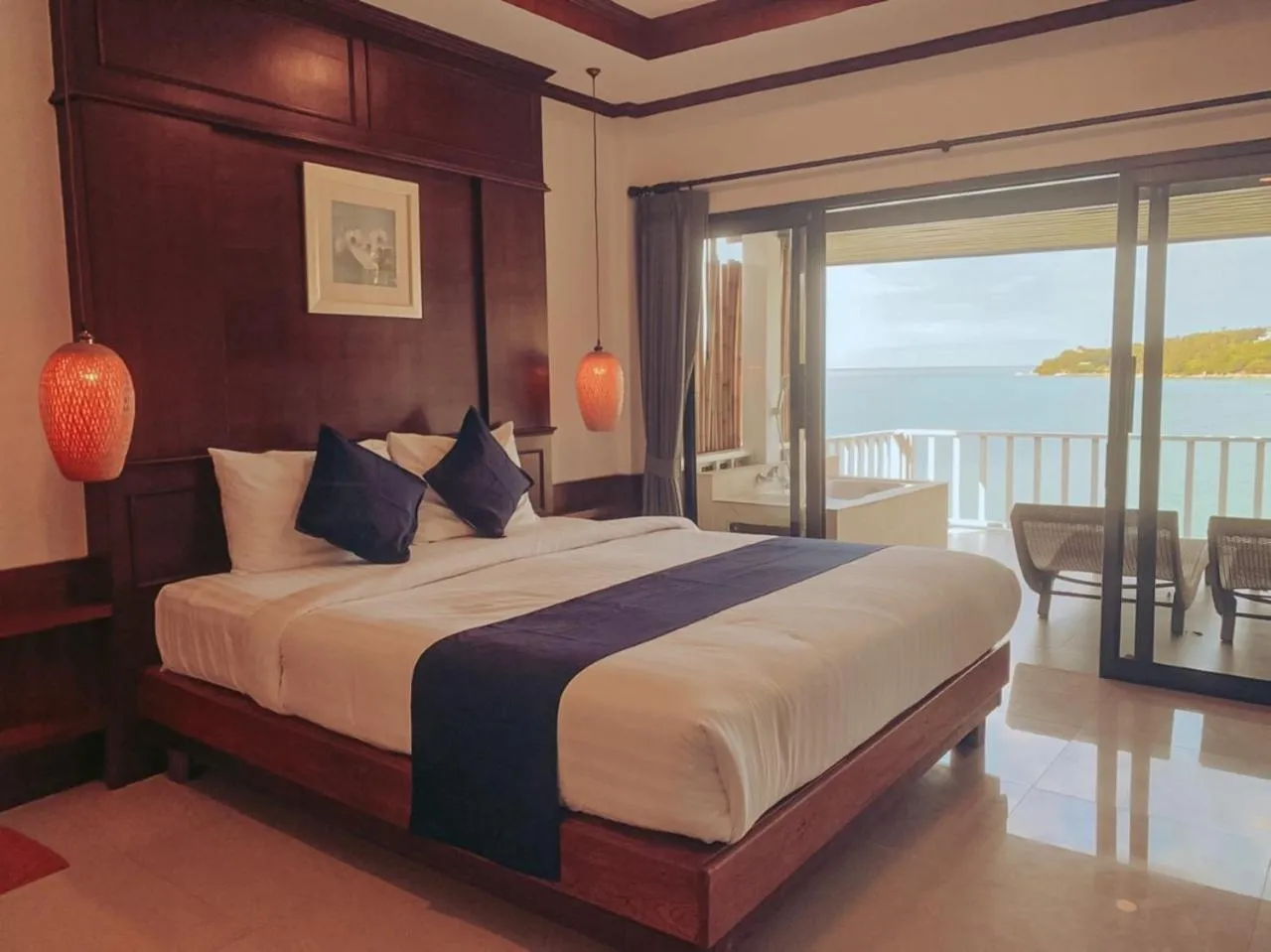 Bedroom, Bed in High Life Bungalow