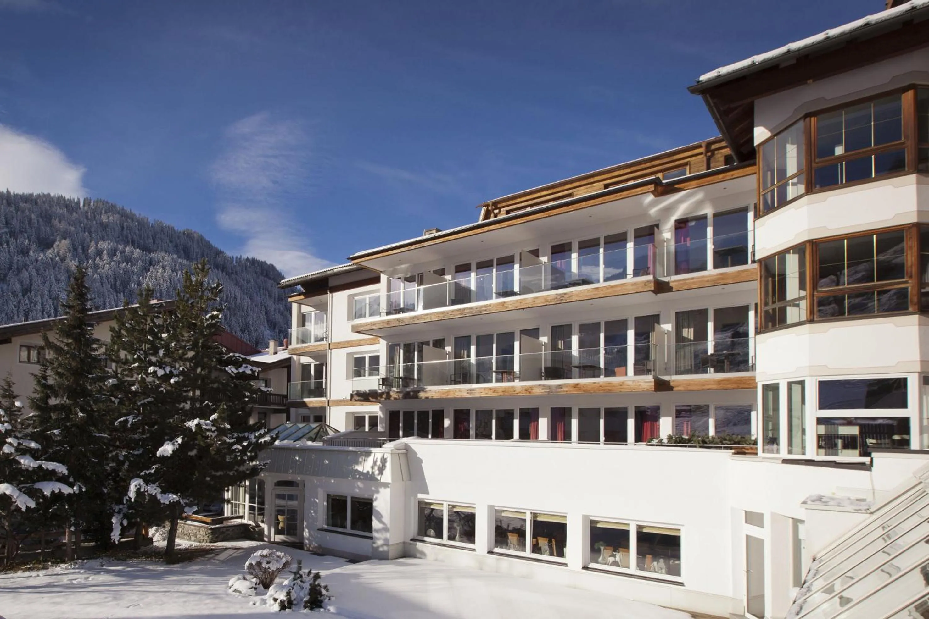 Facade/entrance in Alpin Art & Spa Hotel Naudererhof Superior