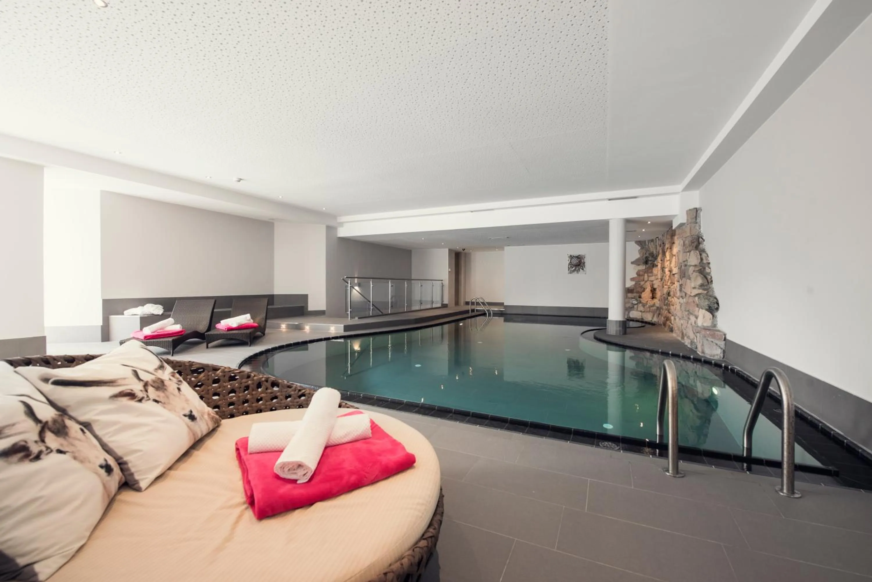 Swimming pool in Alpin Art & Spa Hotel Naudererhof Superior