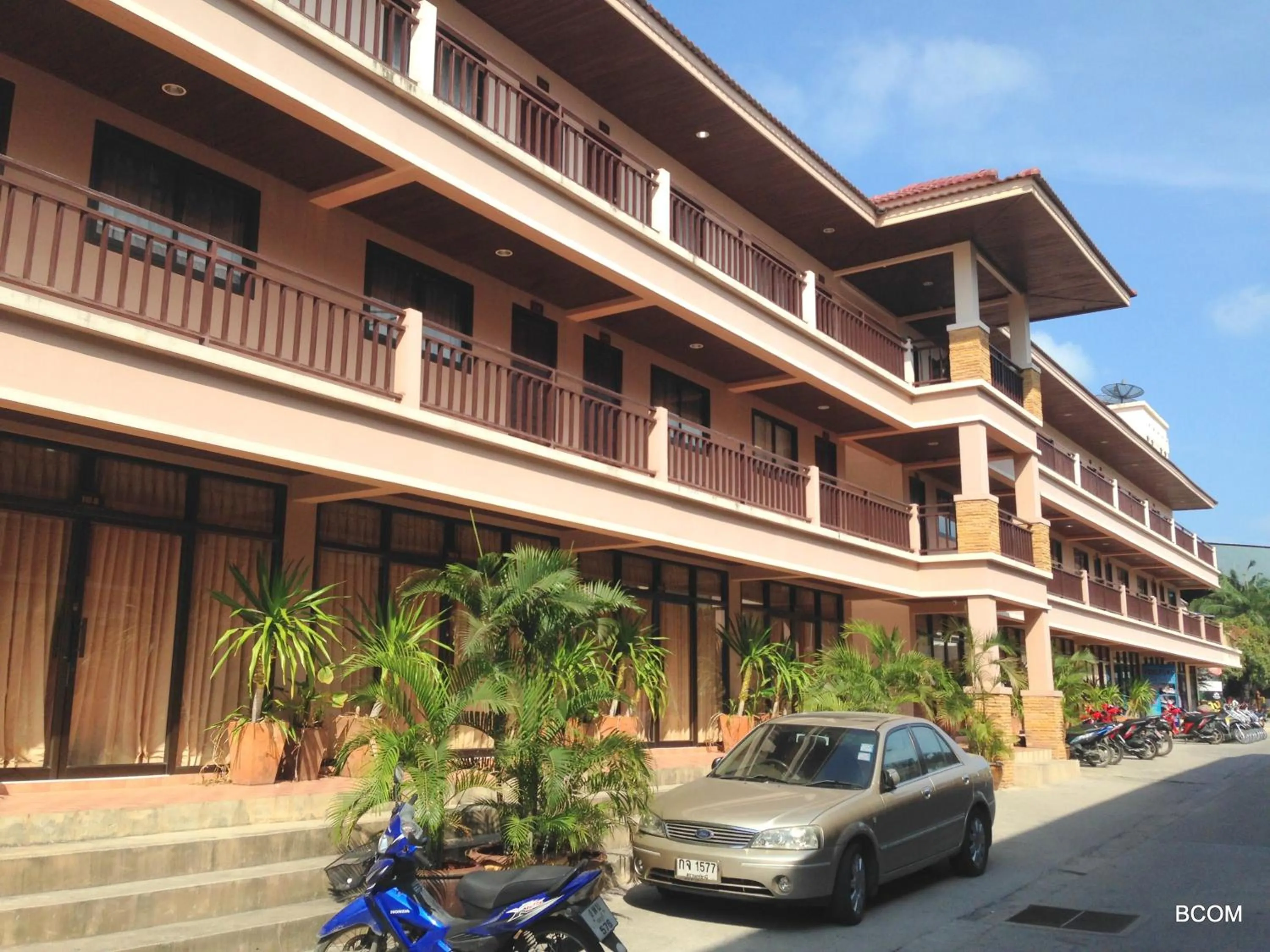 Facade/entrance in Panupong Hotel
