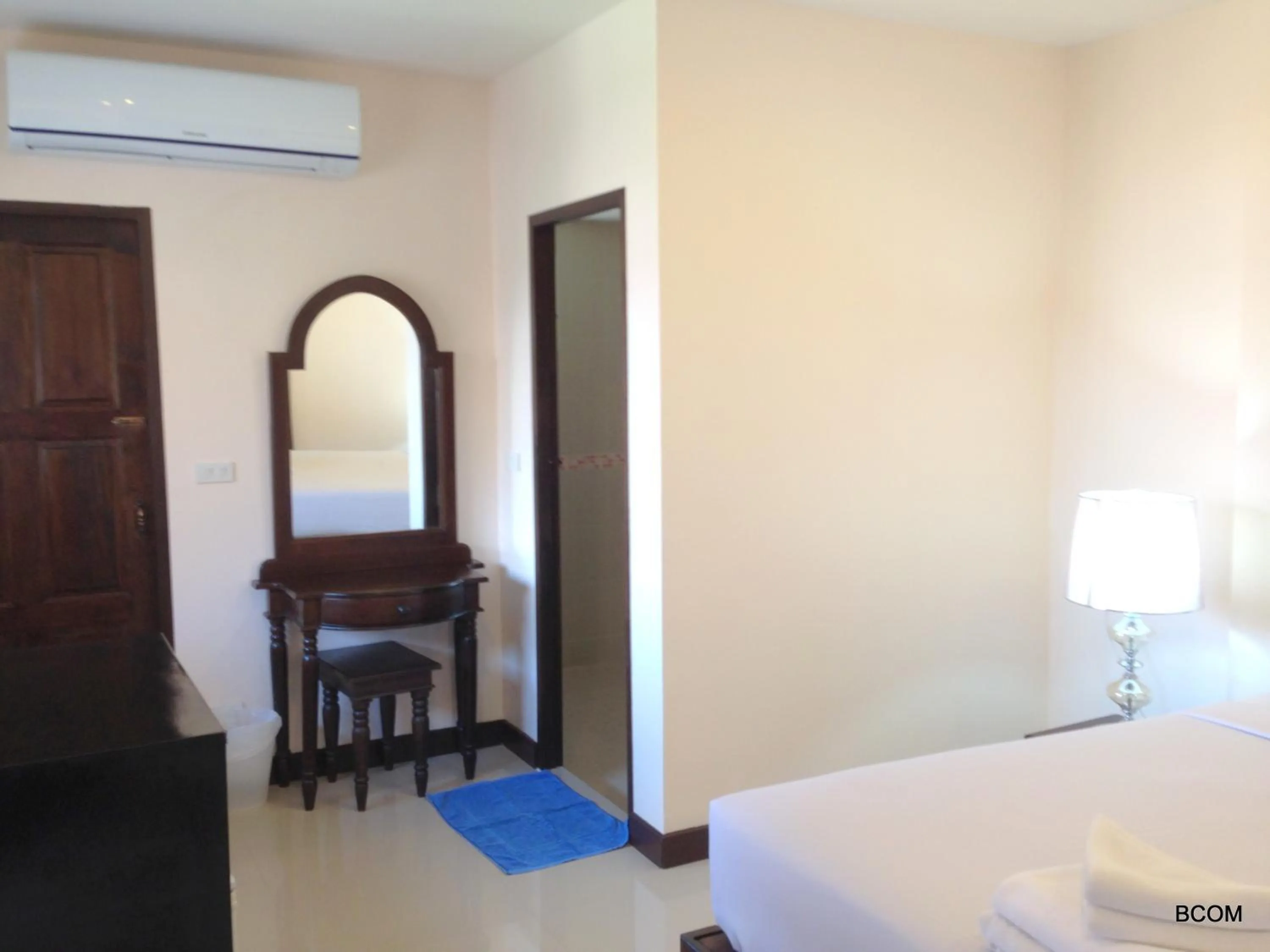 Decorative detail, Bed in Panupong Hotel