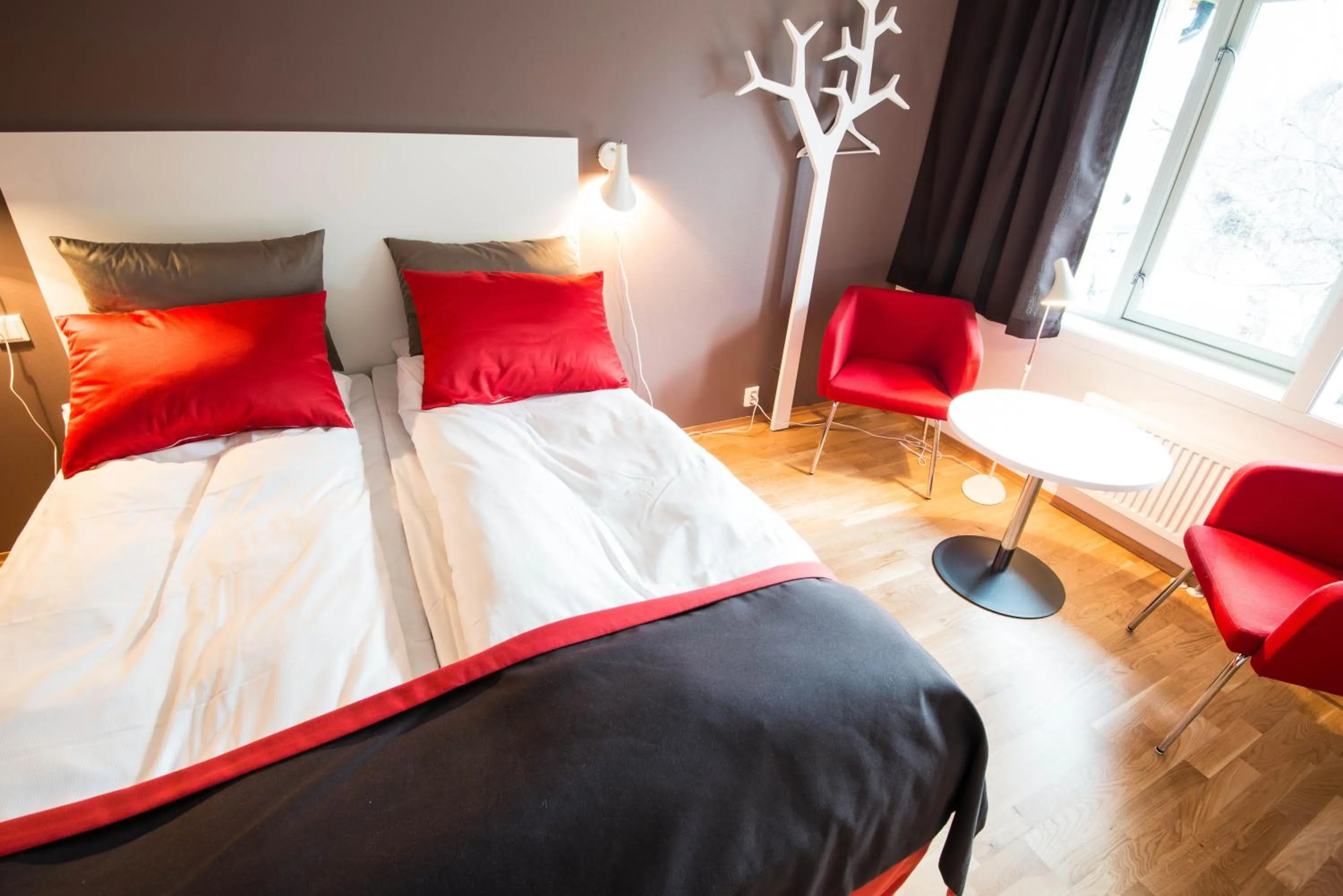Photo of the whole room, Bed in Dolmsundet Hotell Hitra