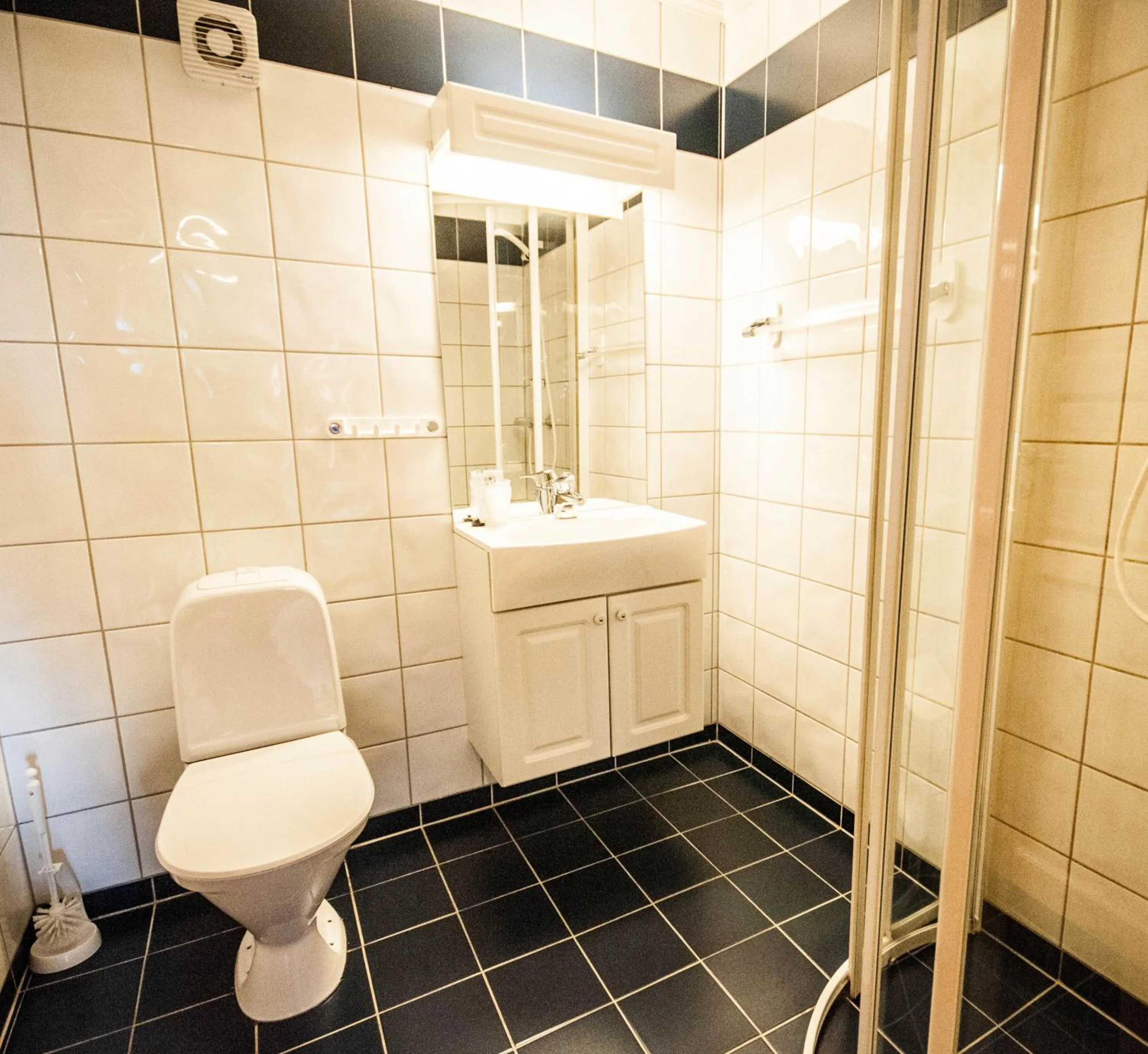 Bathroom in Dolmsundet Hotell Hitra