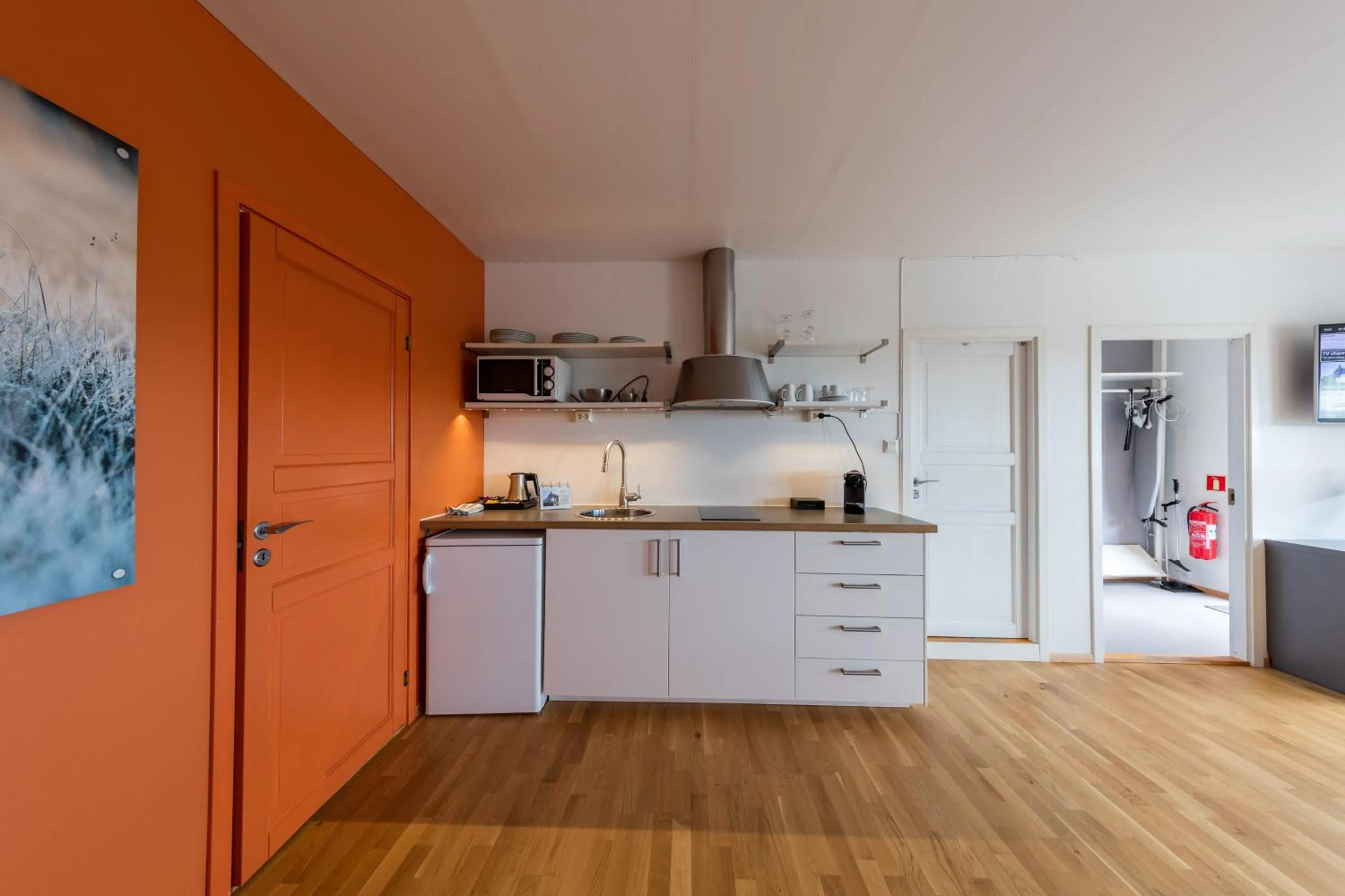 Kitchen or kitchenette in Dolmsundet Hotell Hitra