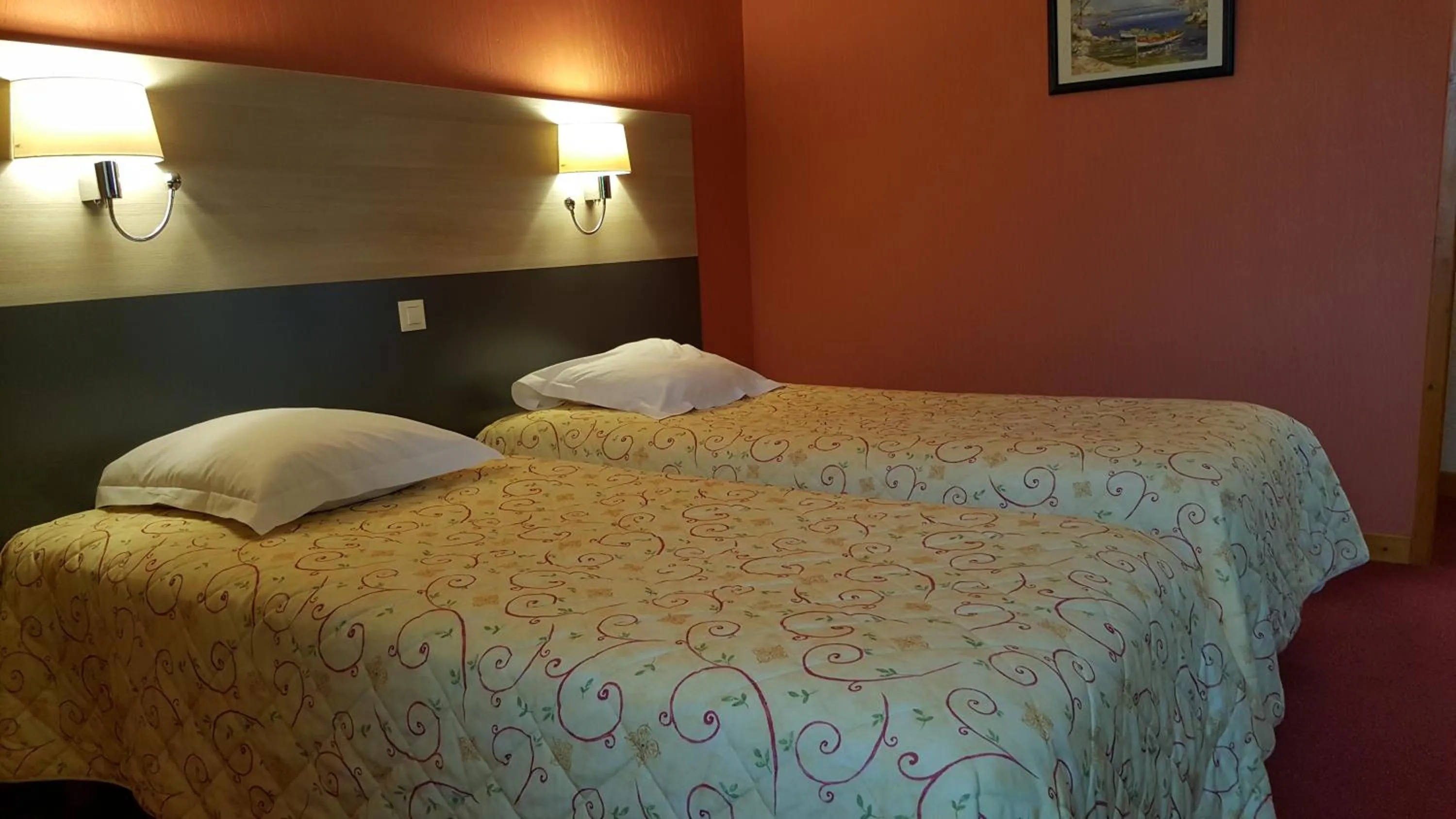 Bed in Hotel Restaurant La Martiniere