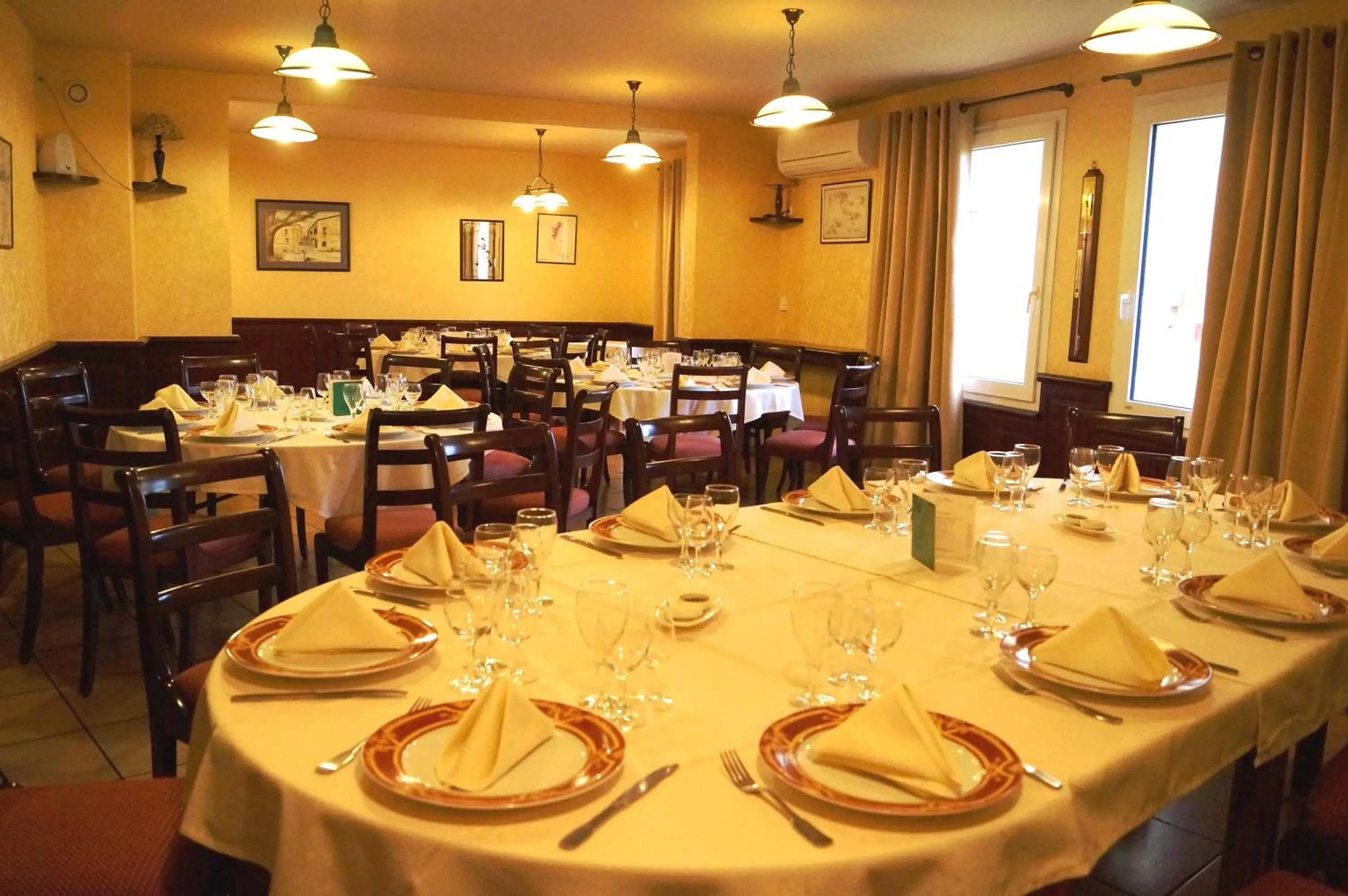 Restaurant/places to eat in Hotel Restaurant La Martiniere