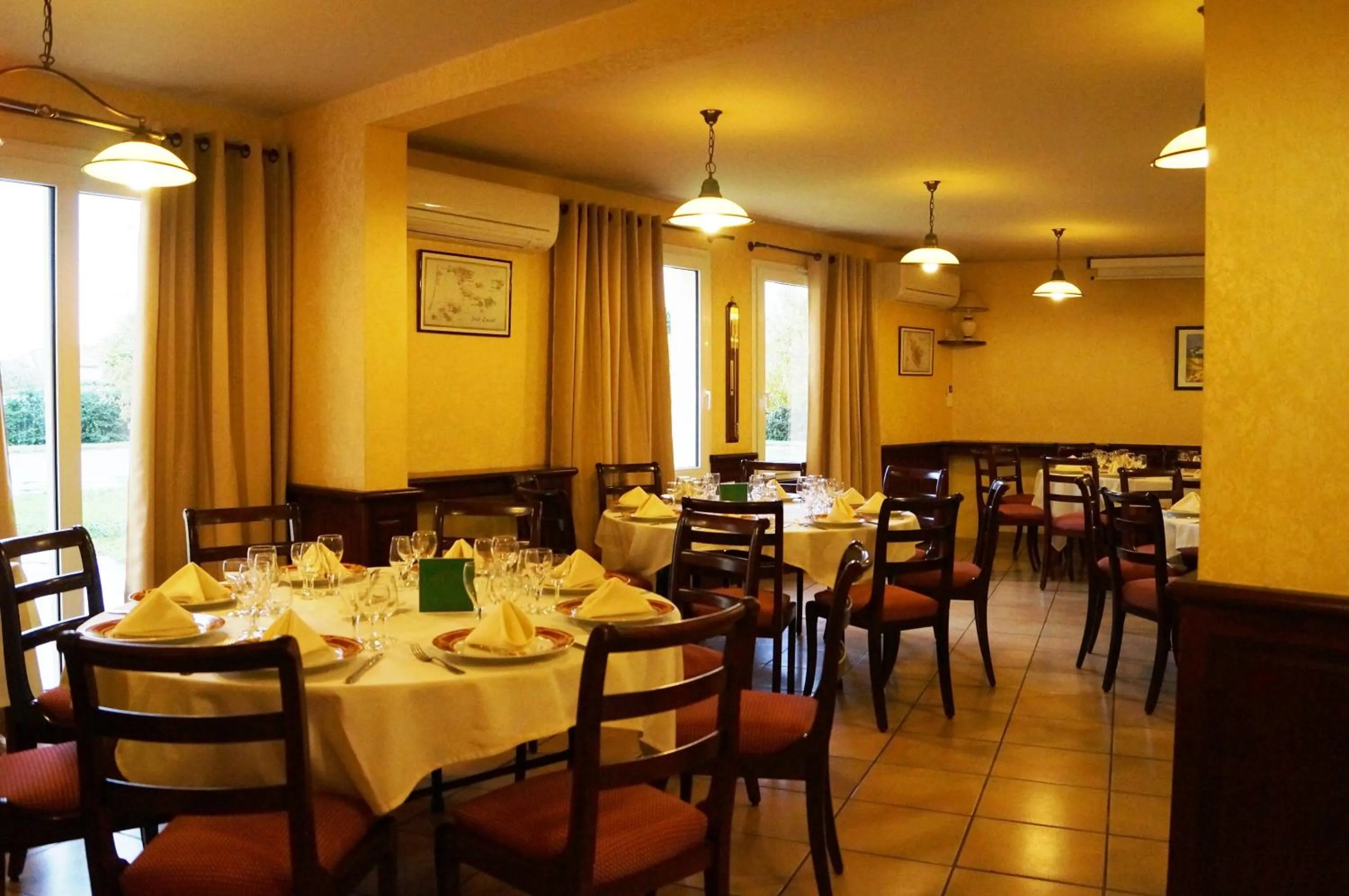 Restaurant/places to eat in Hotel Restaurant La Martiniere