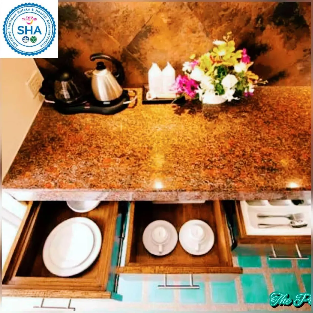 Coffee/tea facilities in Baan Pron Phateep