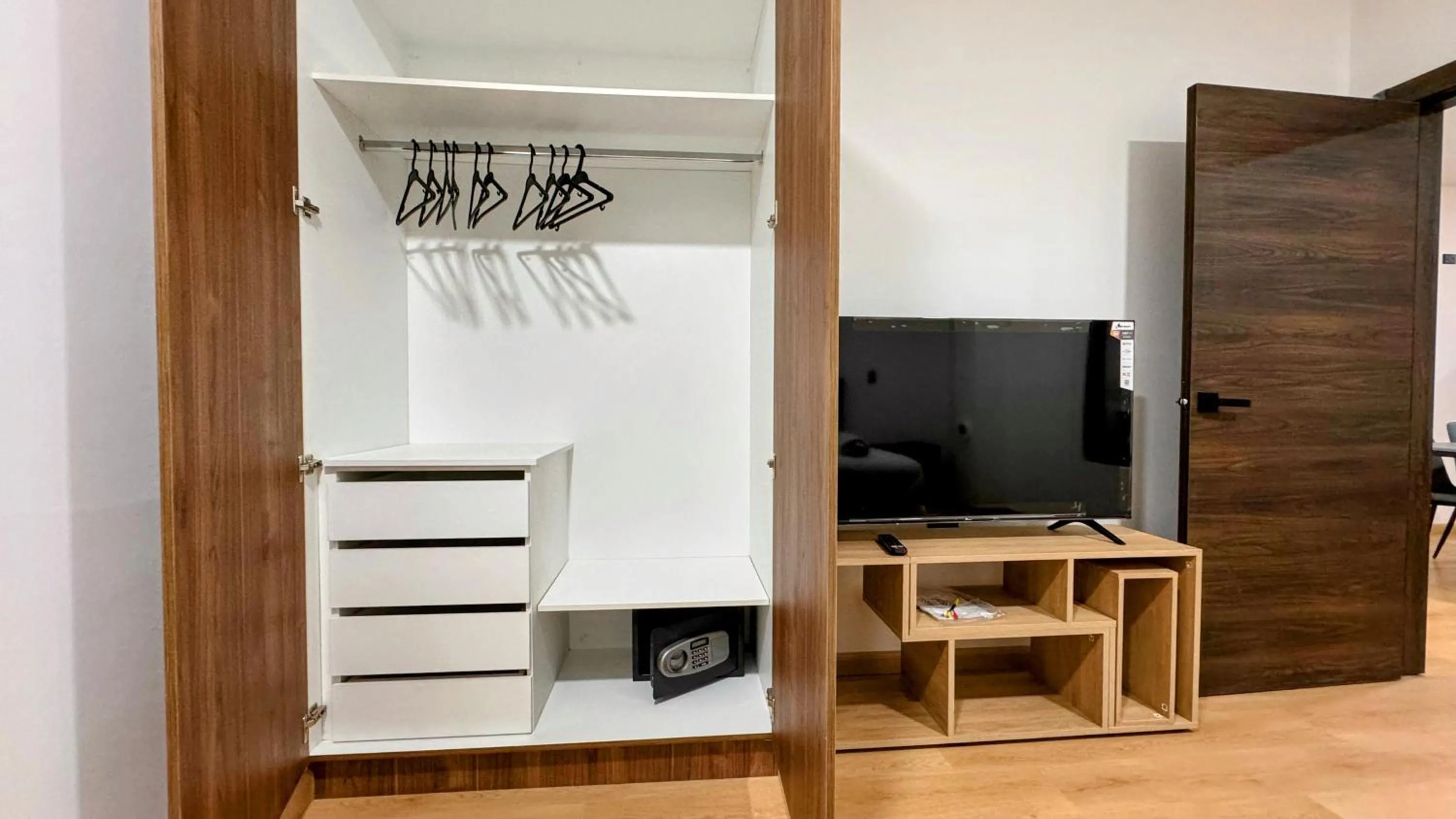 TV and multimedia in Edificio Tofino