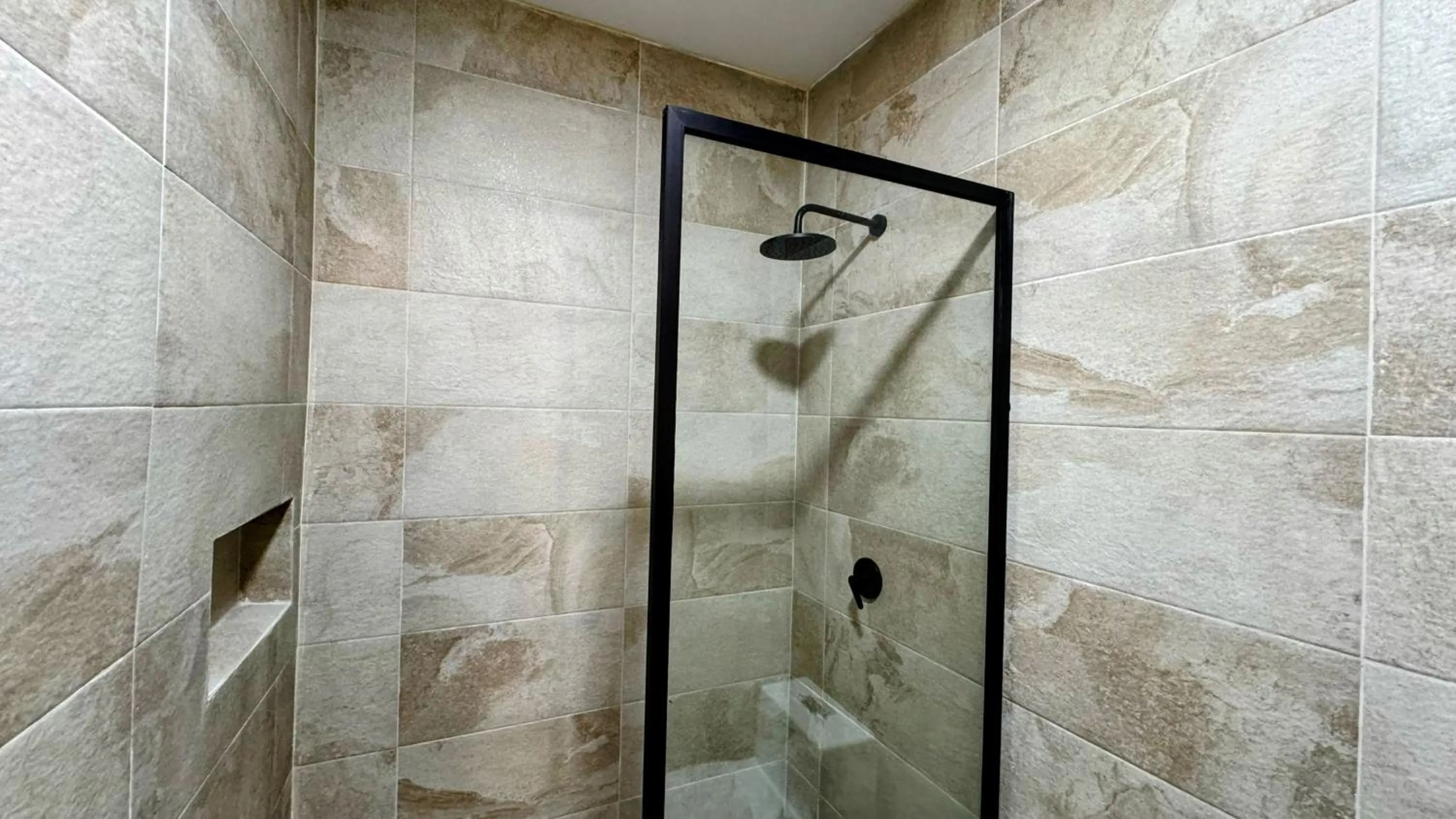 Shower in Edificio Tofino