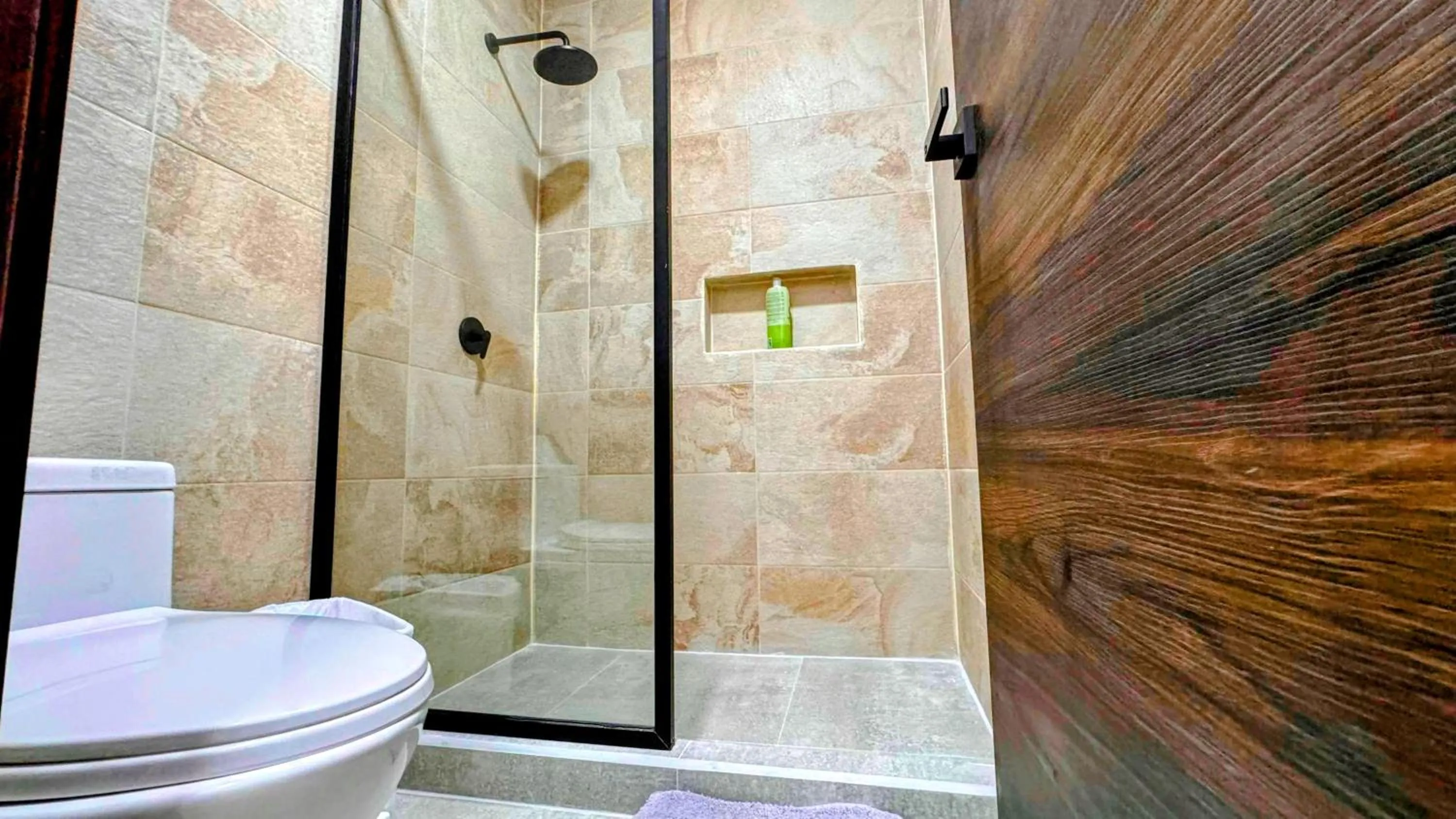 Shower in Edificio Tofino