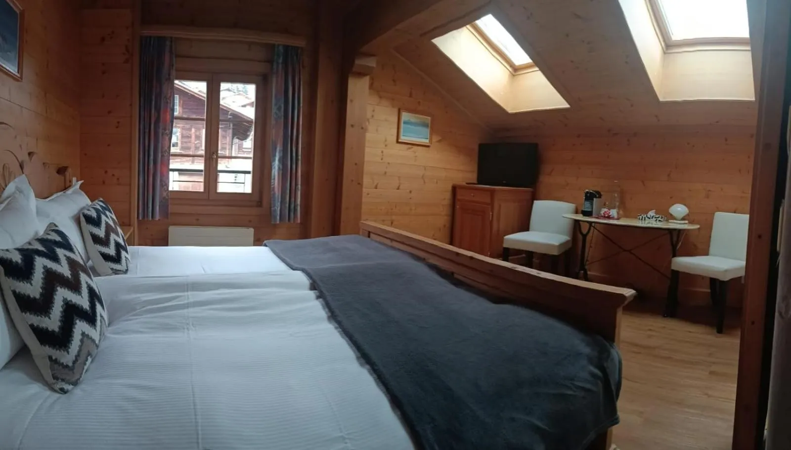 Bedroom in Hotel de Commune