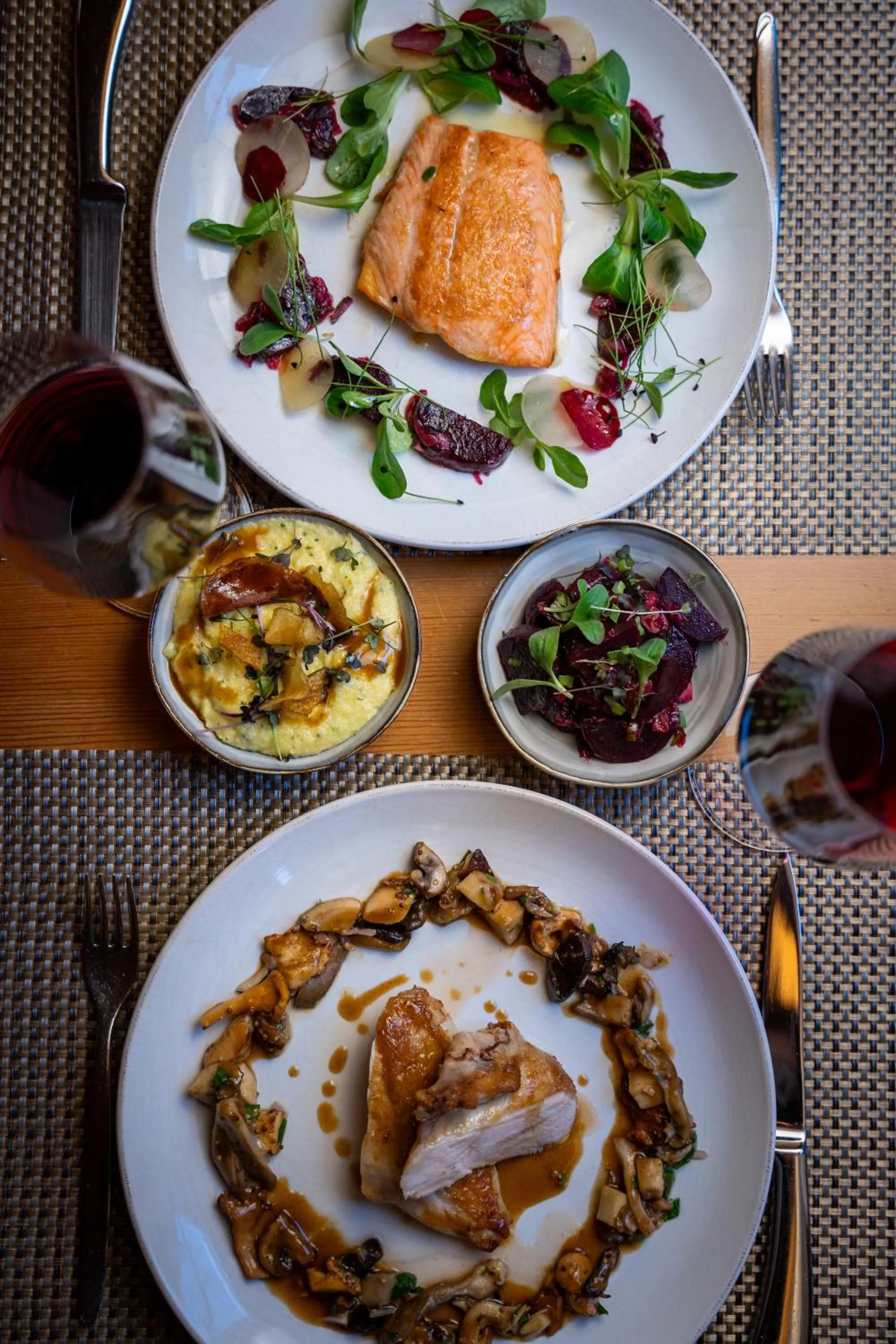 Restaurant/places to eat in Hotel de Commune