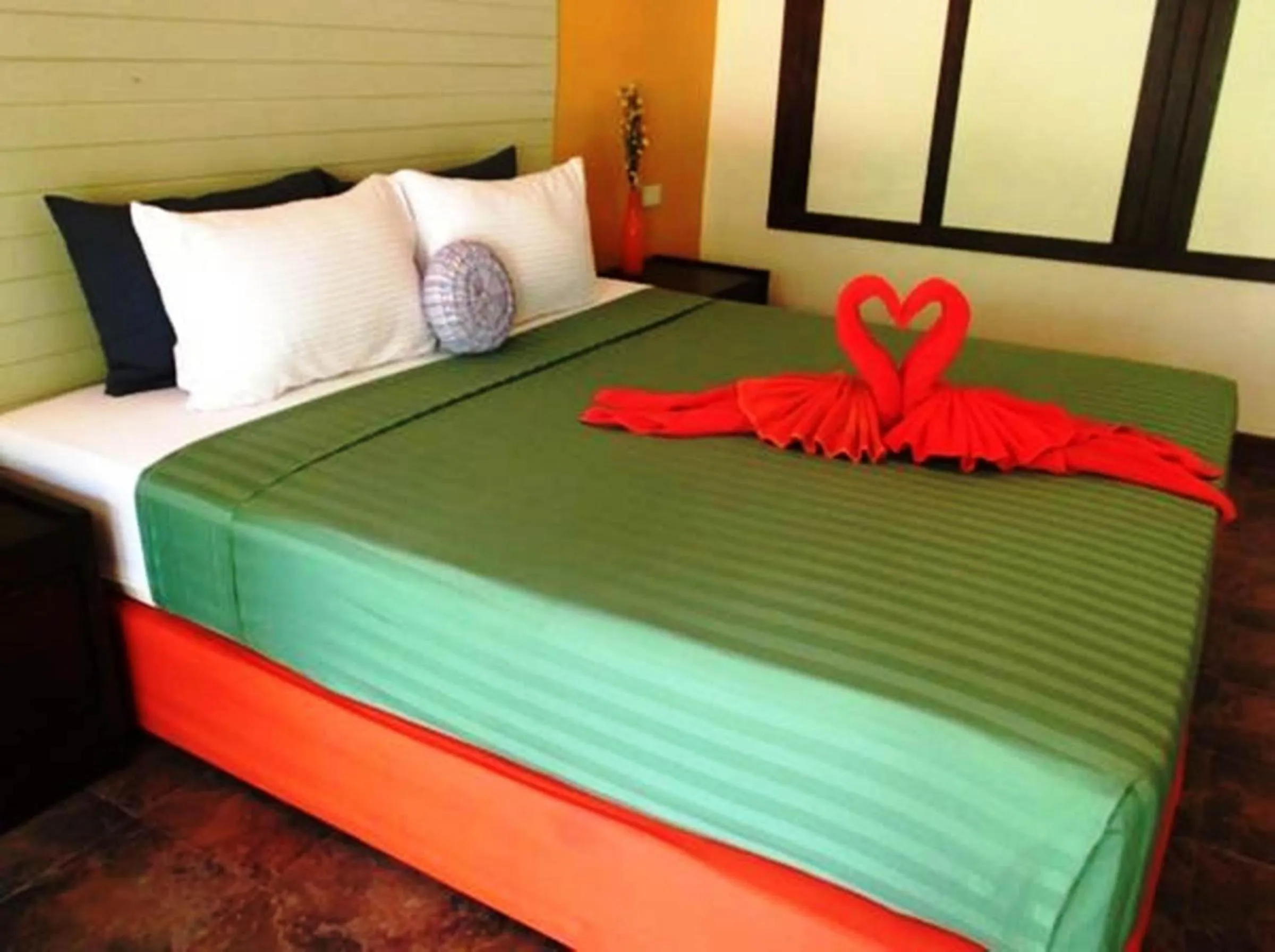 Bedroom, Bed in OP Bungalow