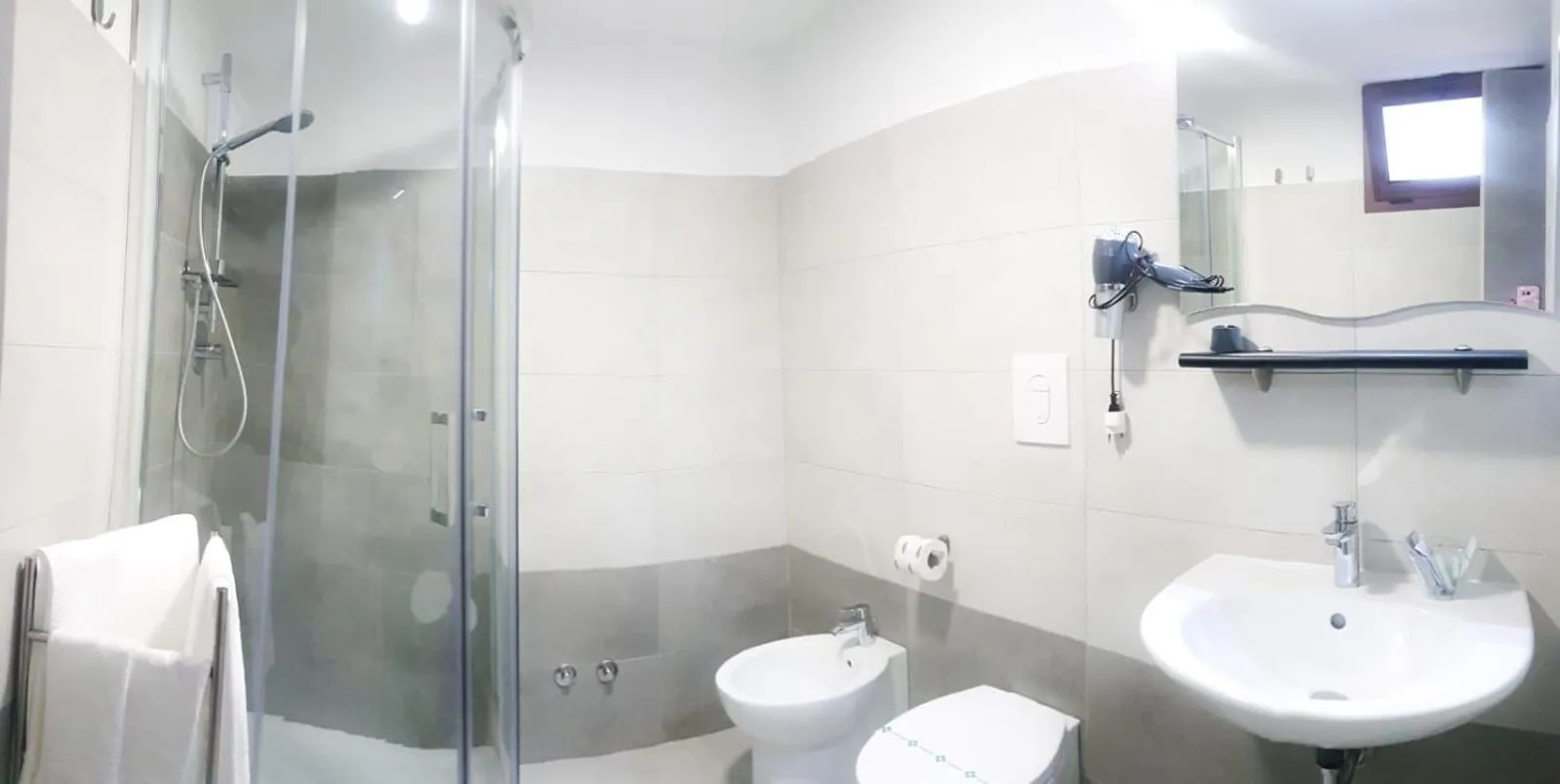 Shower in B&B Dolce Idea