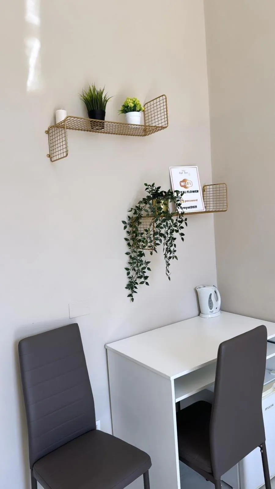 Bedroom in Royal Flower