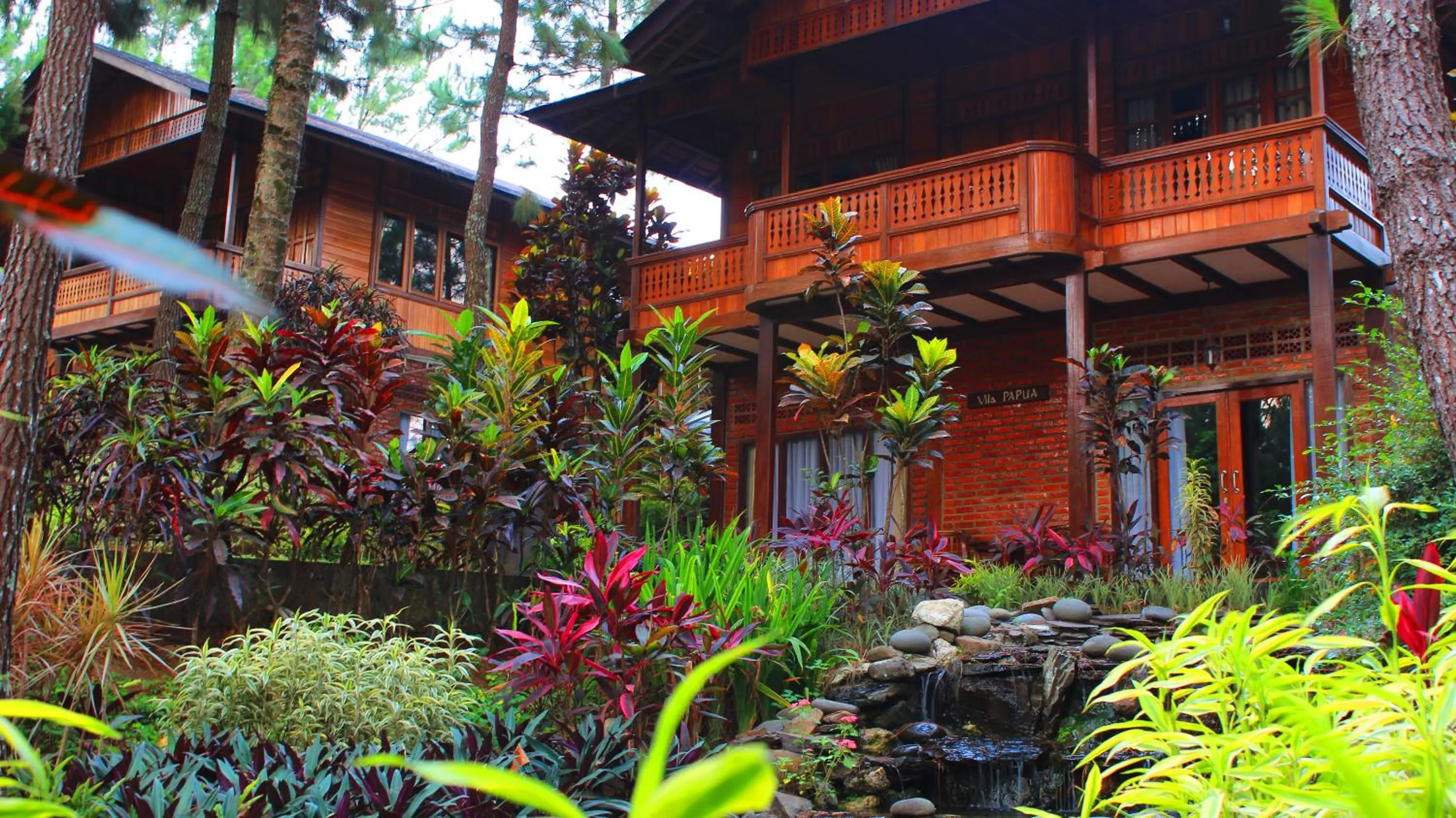 Three-Bedroom Deluxe Villa in Jambuluwuk Convention Hall & Resort Puncak