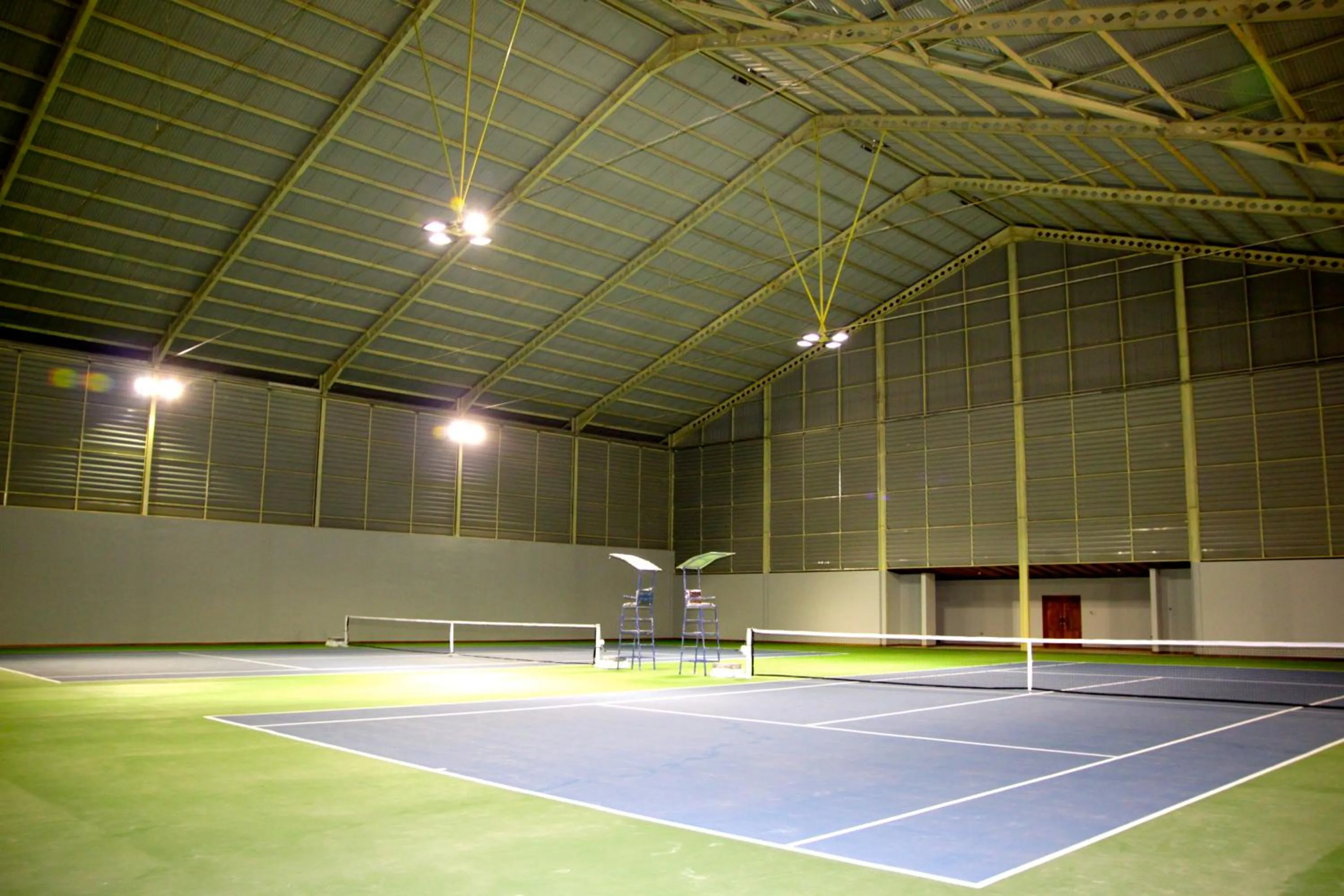 Tennis court in Jambuluwuk Convention Hall & Resort Batu