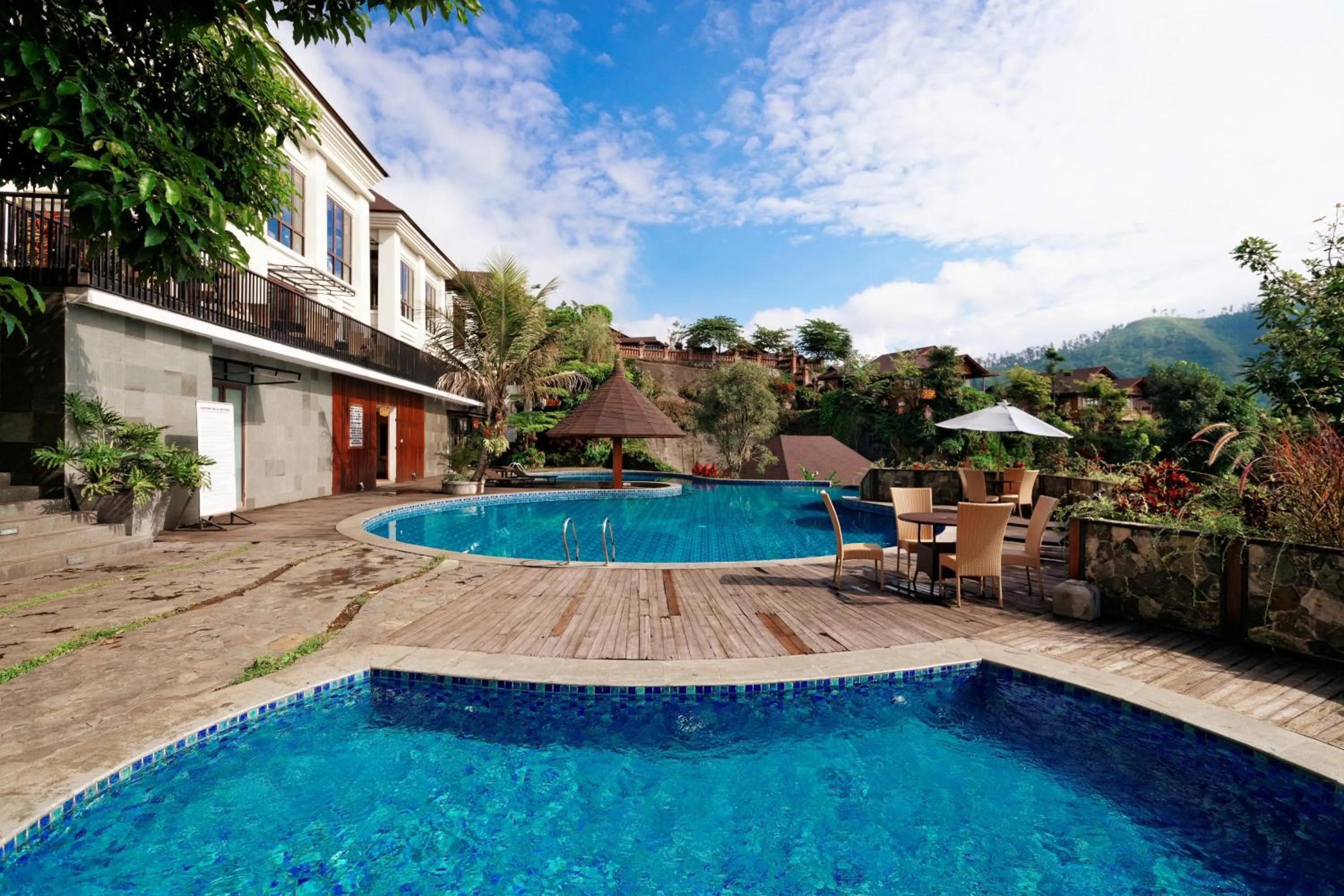 Lounge or bar in Jambuluwuk Convention Hall & Resort Batu