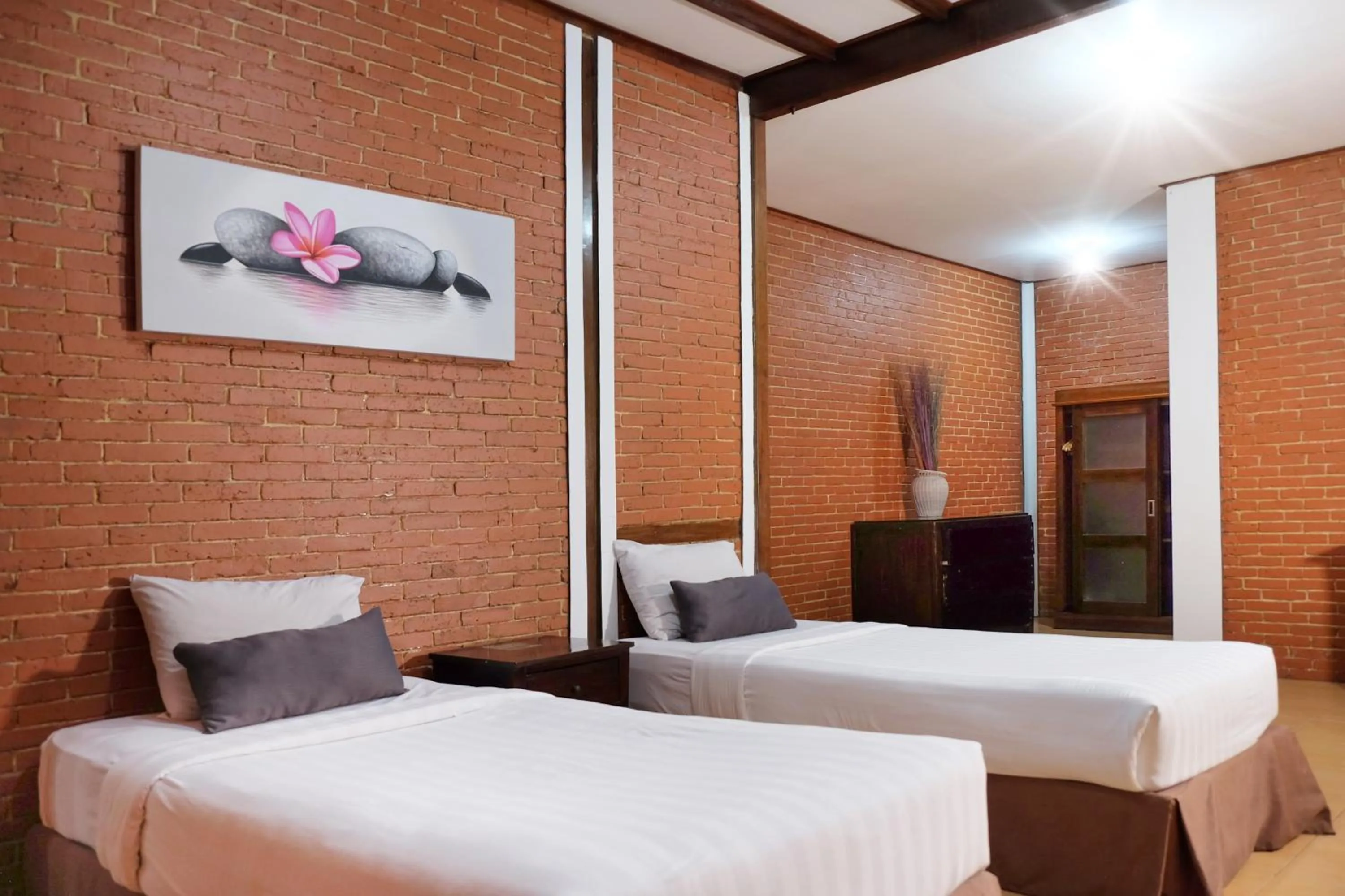 Bed in Jambuluwuk Convention Hall & Resort Batu