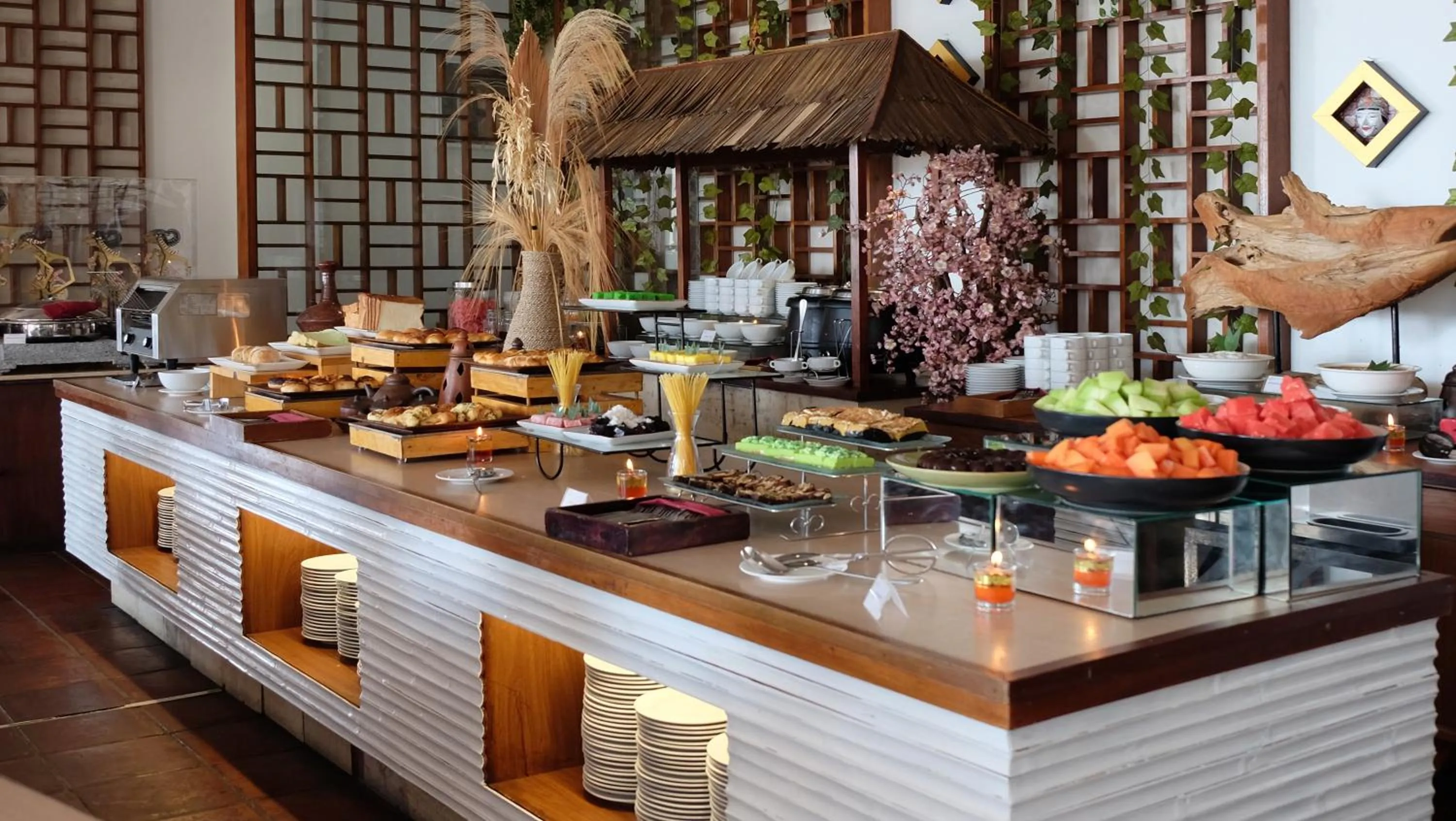 Buffet breakfast in Jambuluwuk Convention Hall & Resort Batu