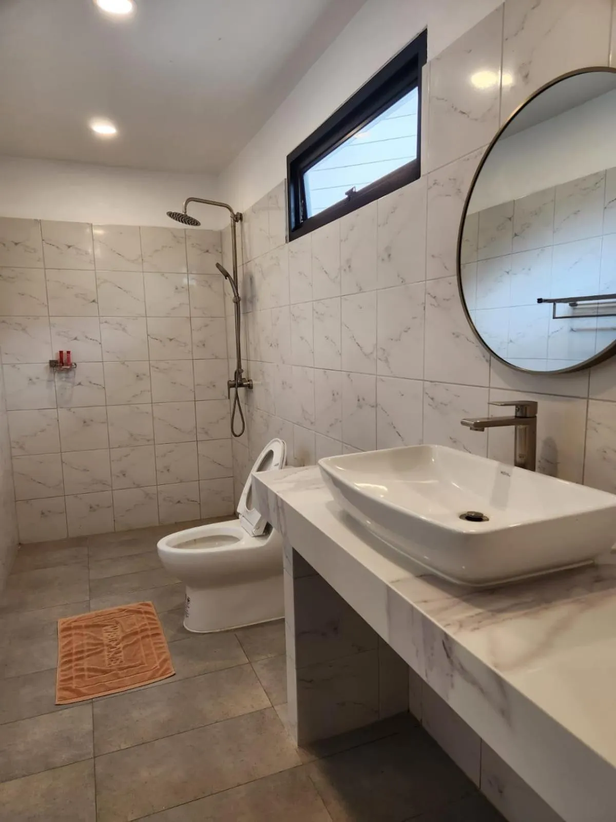 Bathroom in Samui Pier Beach Front & Resort