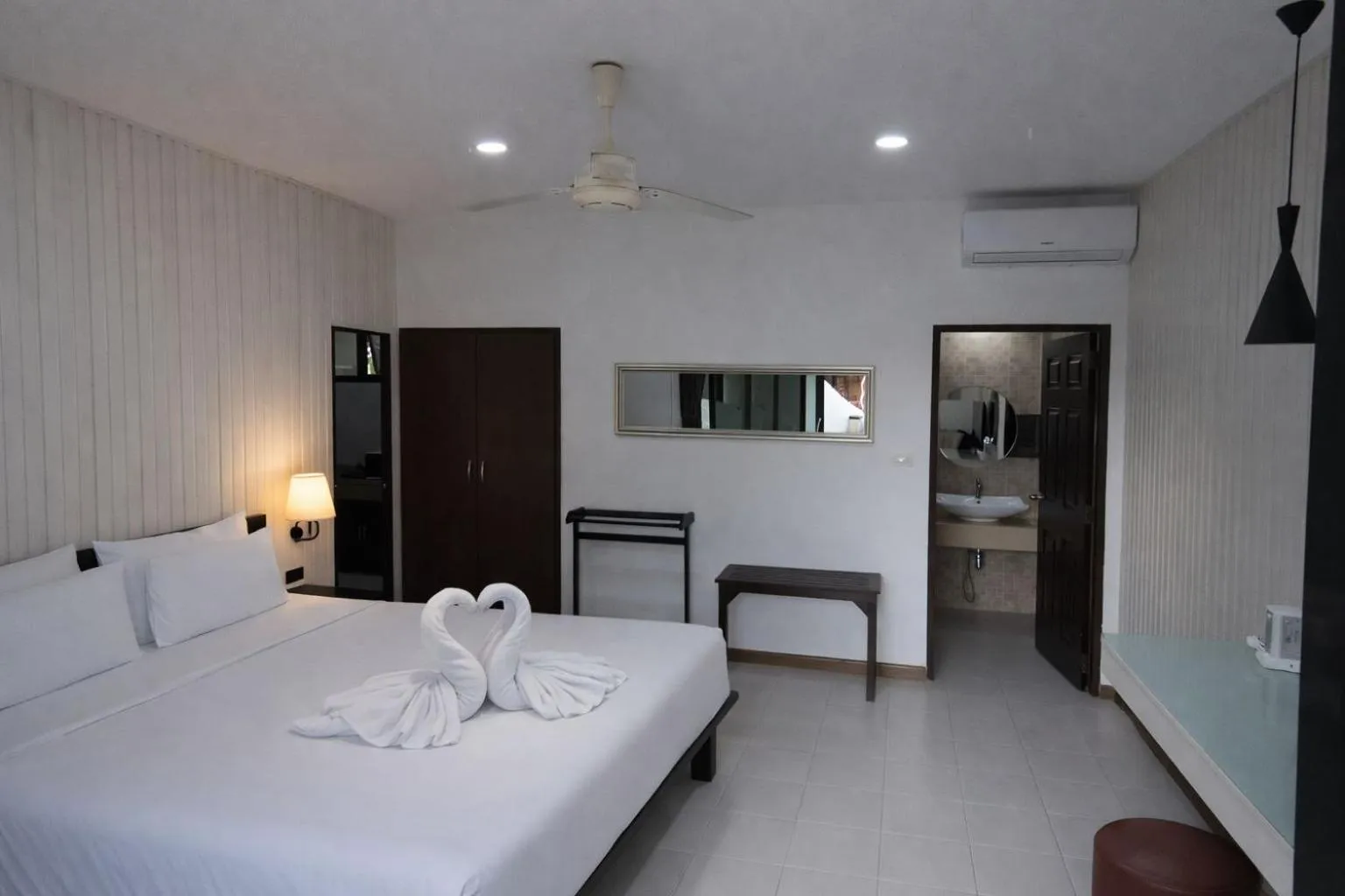 Bedroom, Bed in Samui Pier Beach Front & Resort