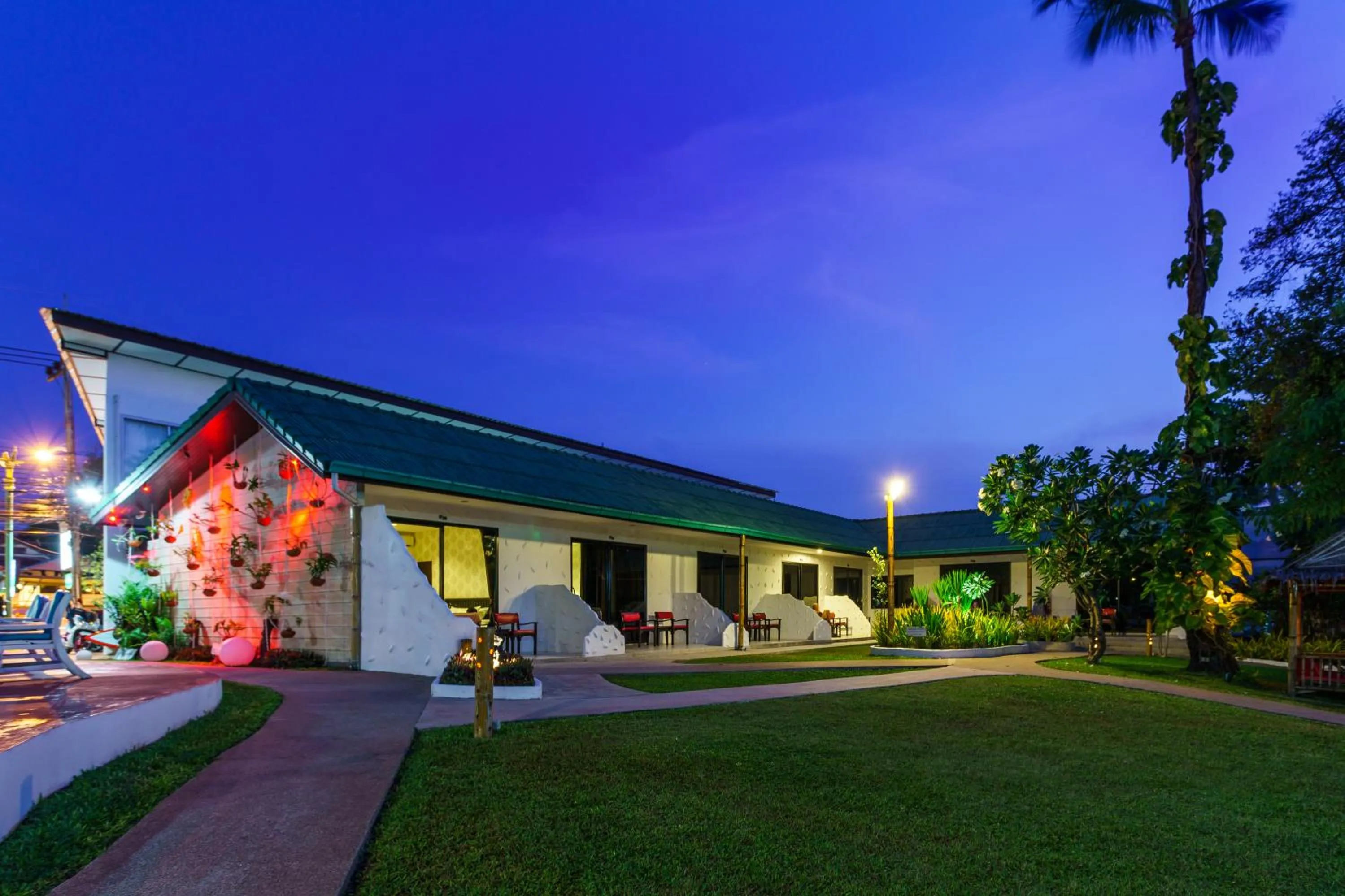 Garden in Samui Pier Beach Front & Resort