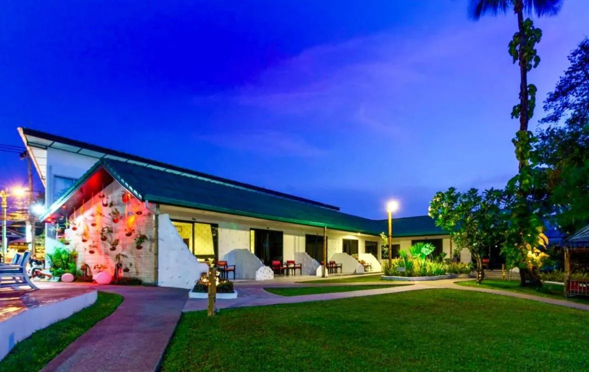 Property building in Samui Pier Beach Front & Resort