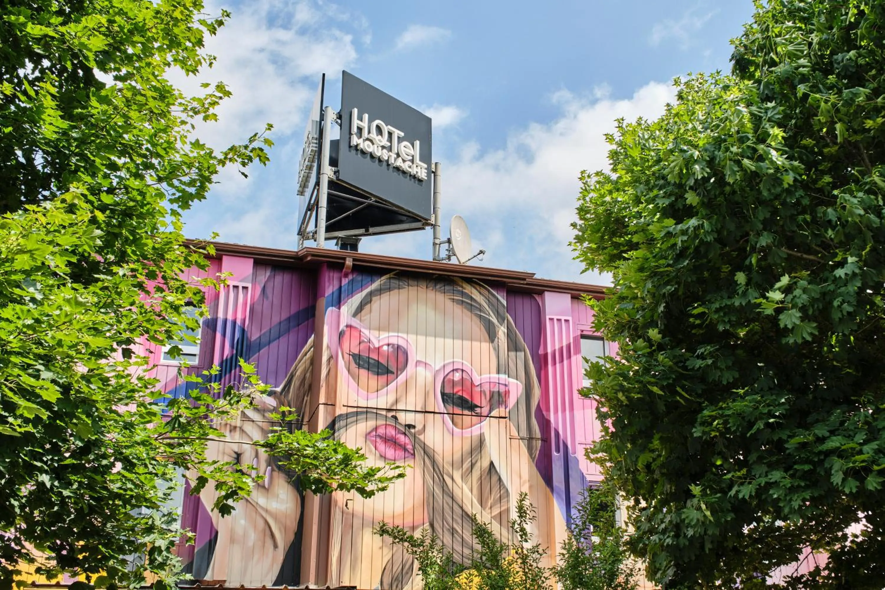 Property building in The Originals Access, Hôtel Moustache, Seclin