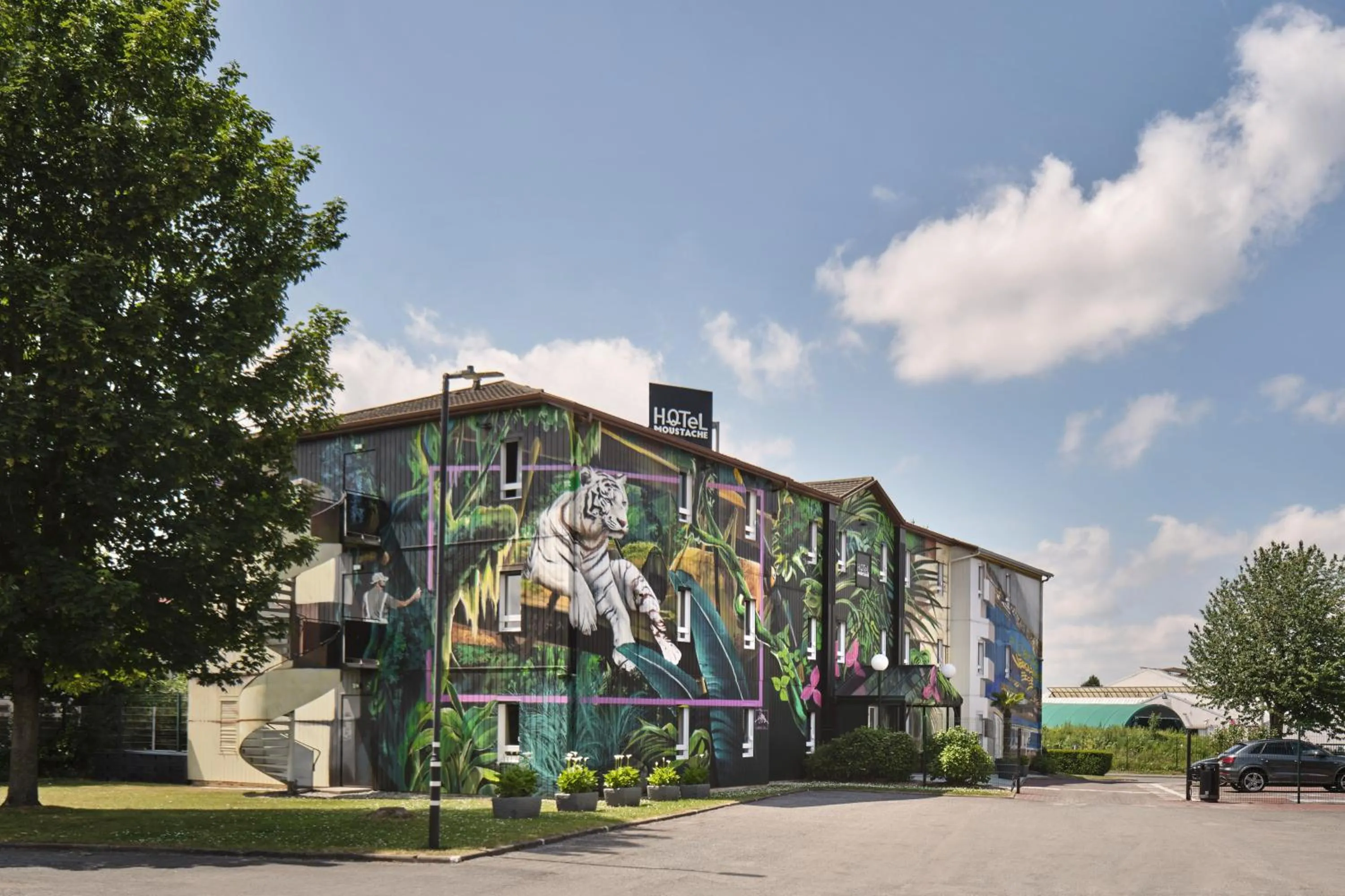 Property building in The Originals Access, Hôtel Moustache, Seclin