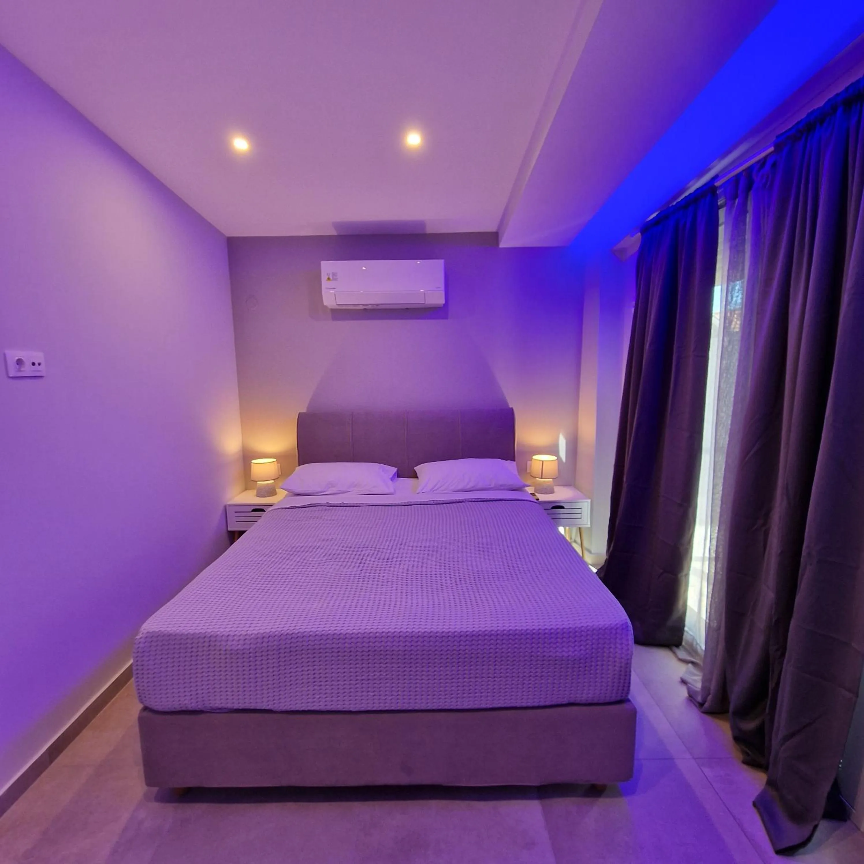 Bedroom, Bed in Panorama Inn Hotel