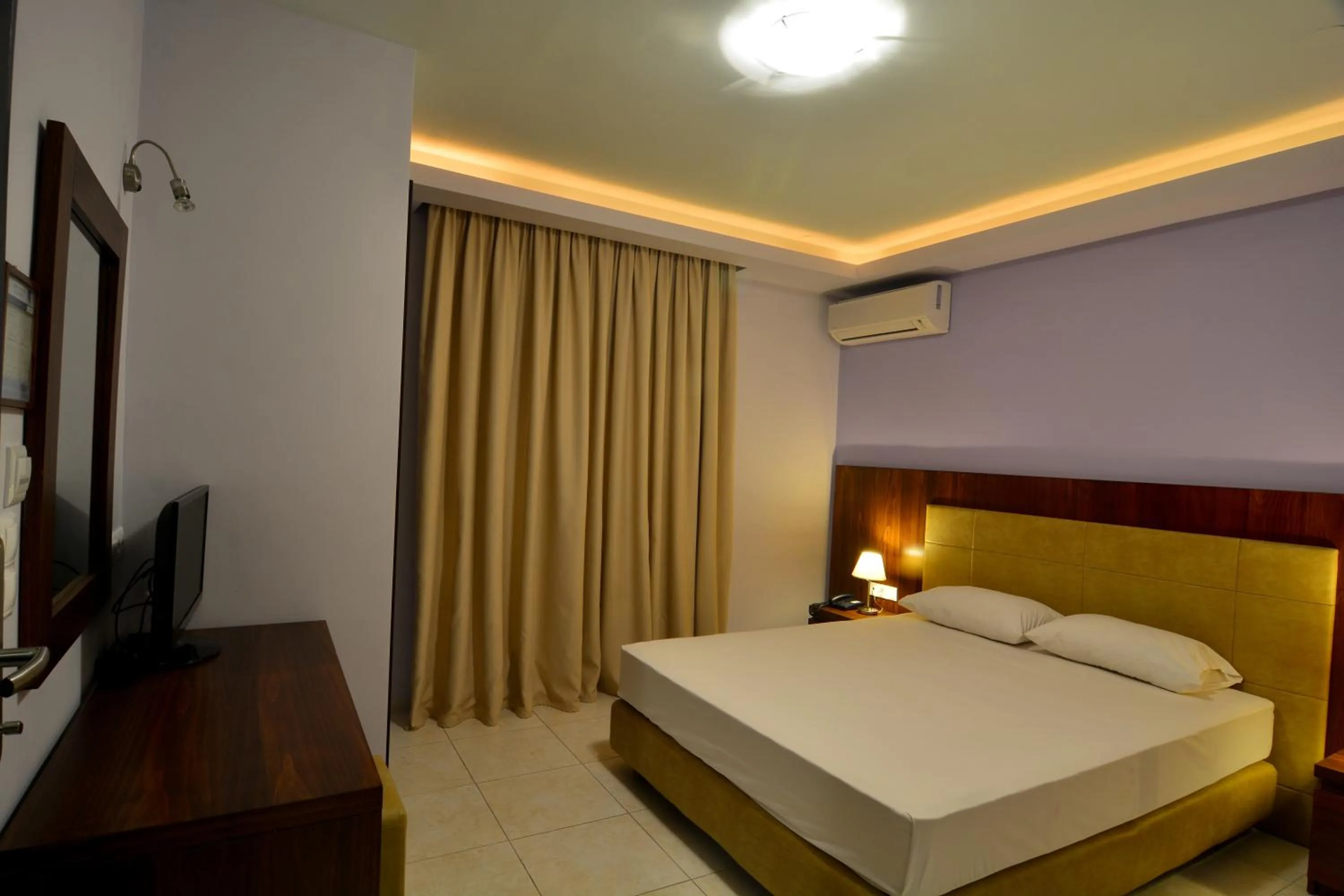 Bedroom, Bed in Panorama Inn Hotel