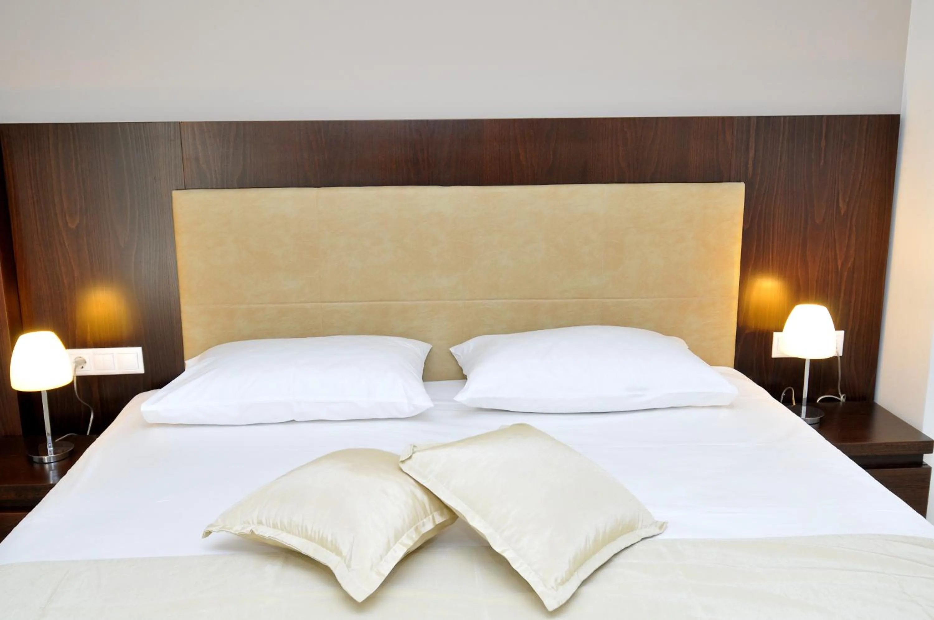 Bed in Panorama Inn Hotel