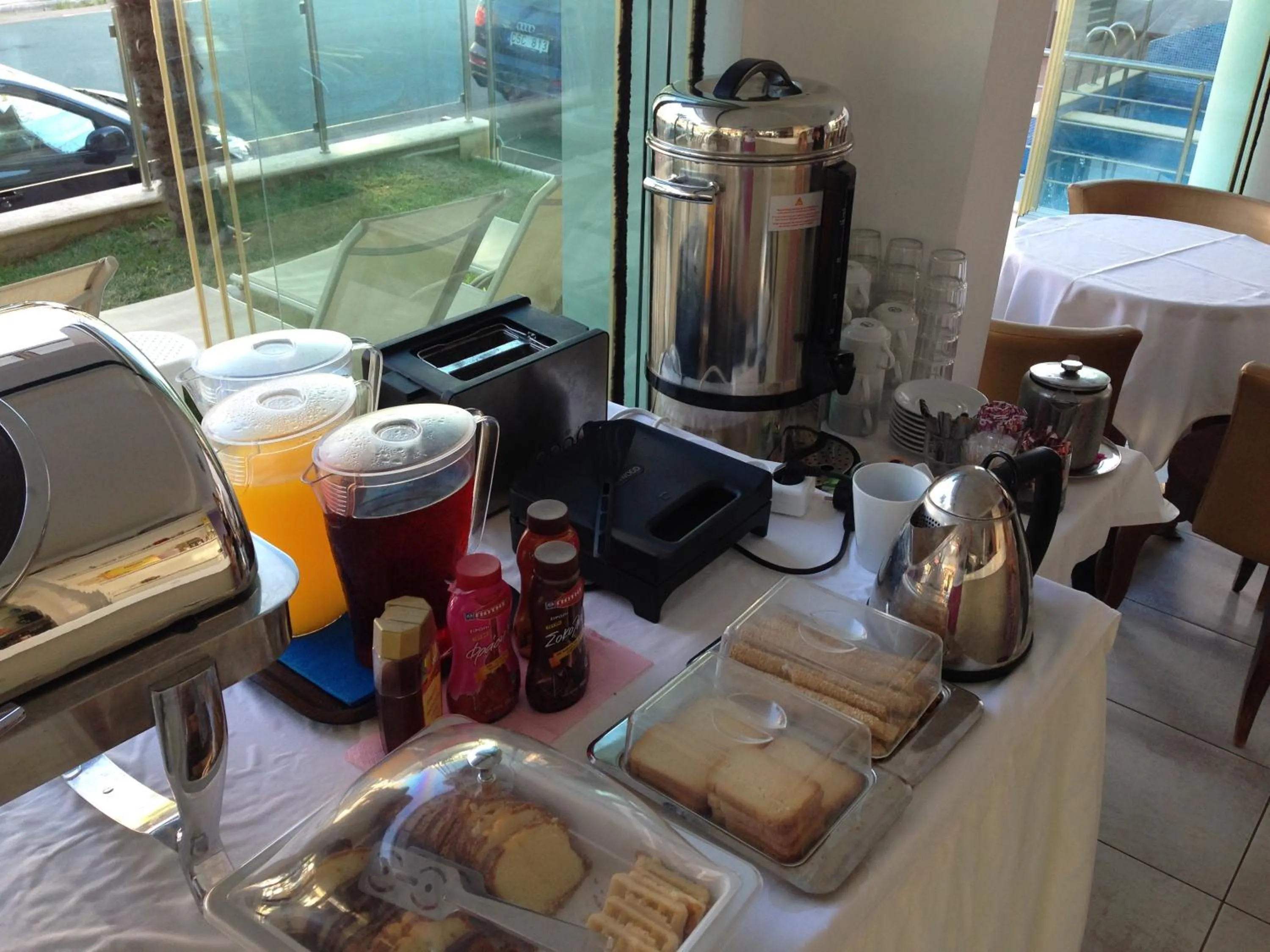 Buffet breakfast in Panorama Inn Hotel