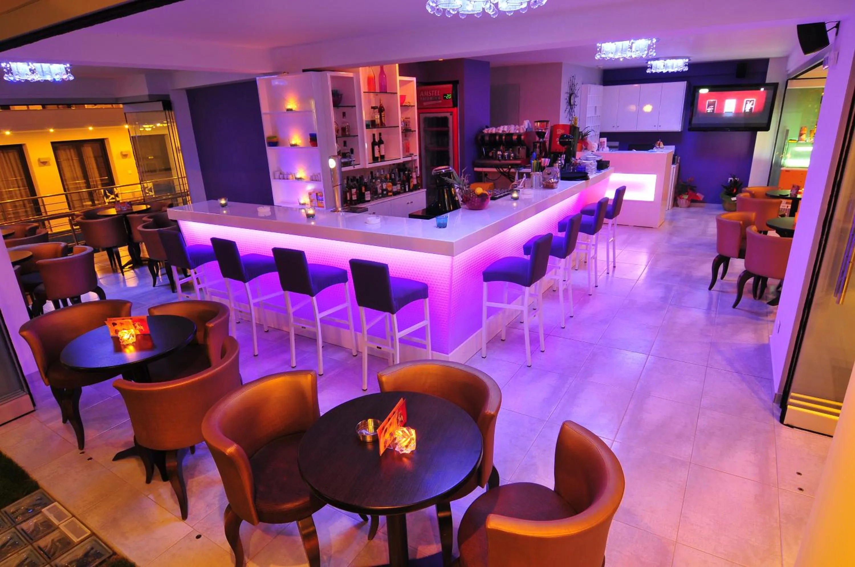 Lounge or bar in Panorama Inn Hotel