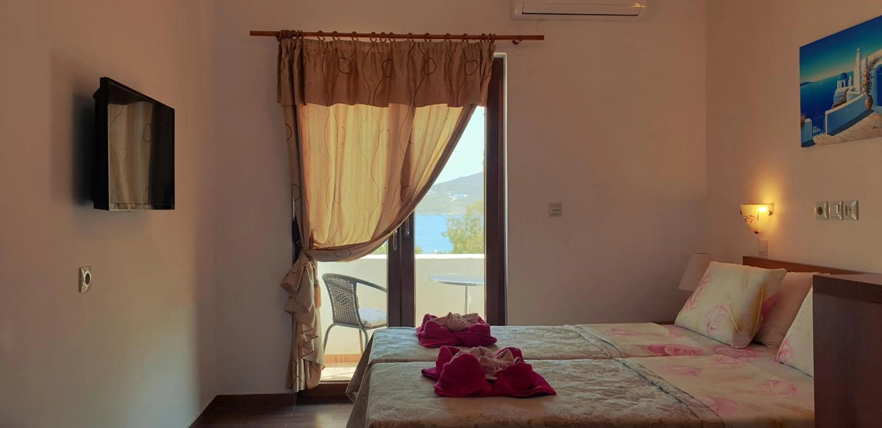 Bedroom, Bed in Apollo Studios