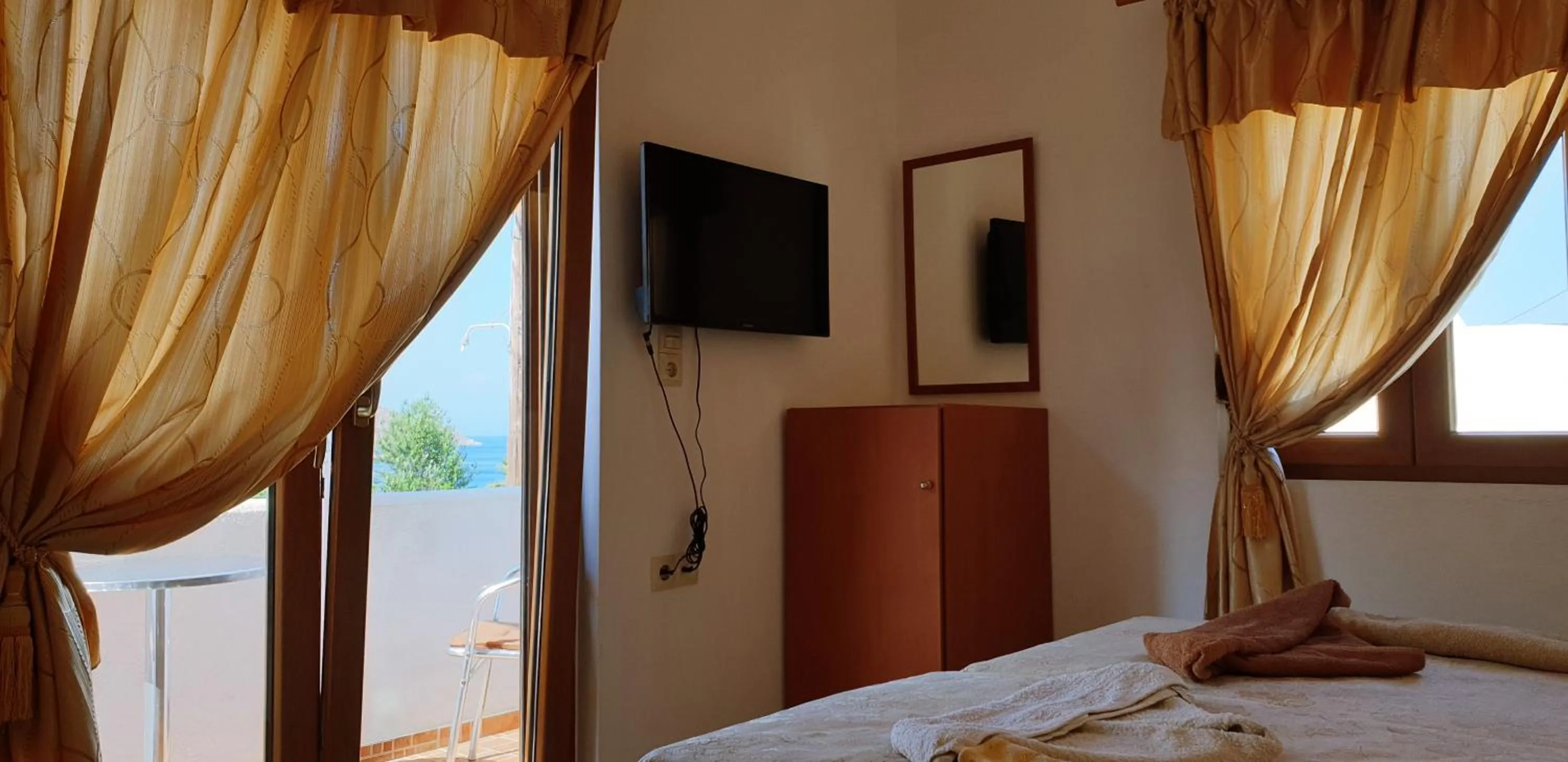 Bedroom, Bed in Apollo Studios