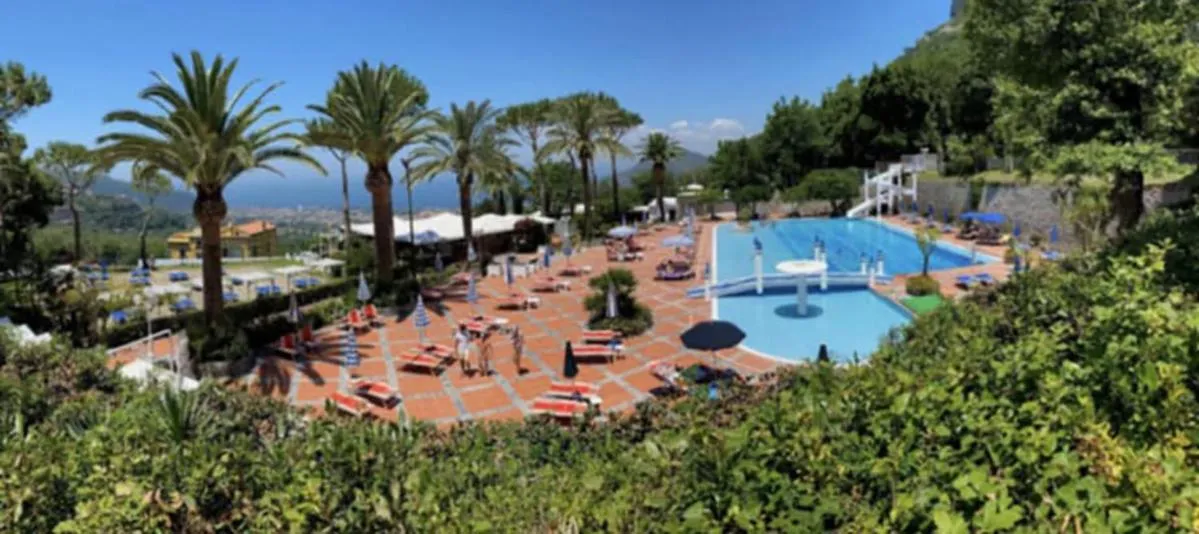 Swimming pool in Hotel Royal Hills