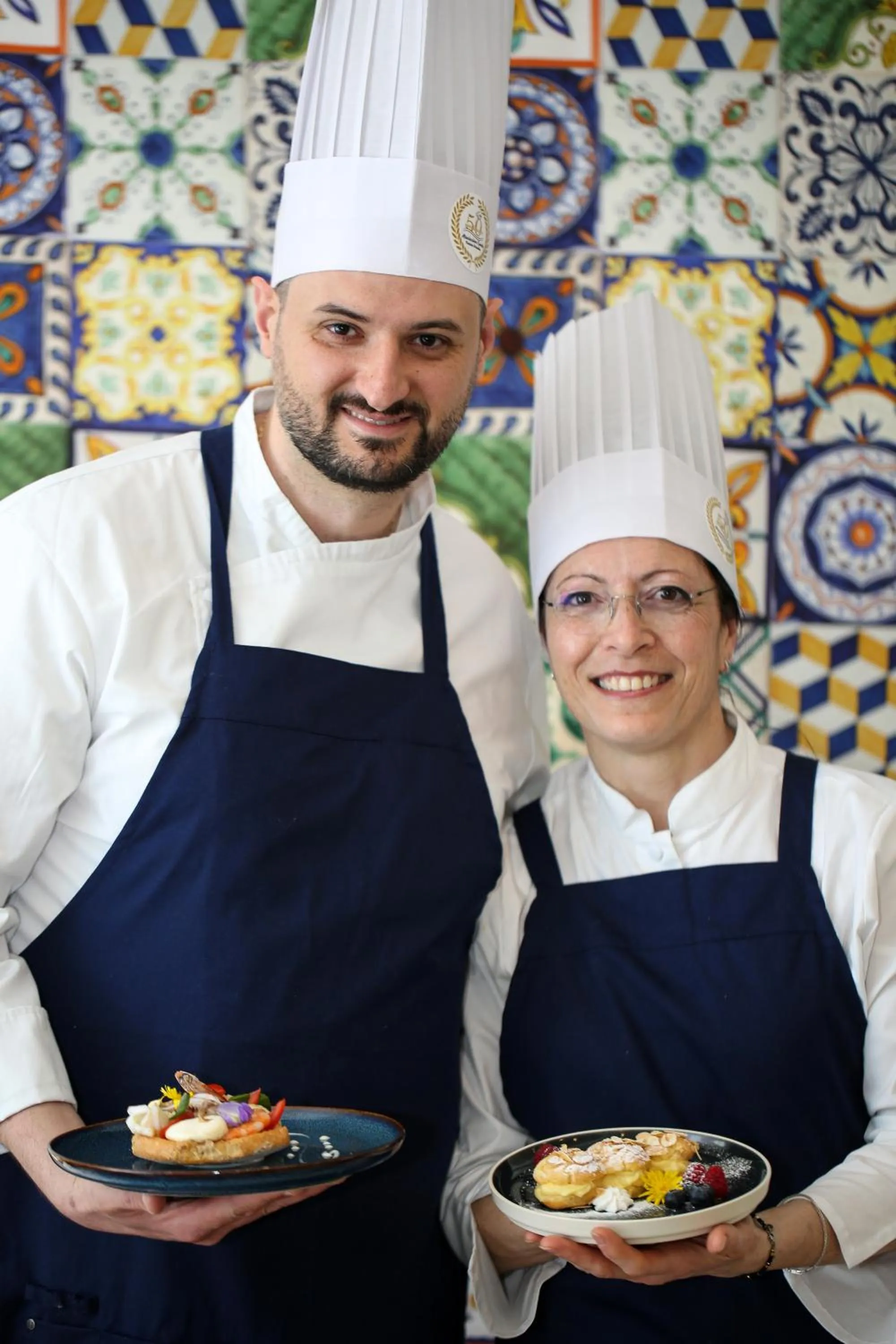 Restaurant/places to eat in Hotel Royal Hills