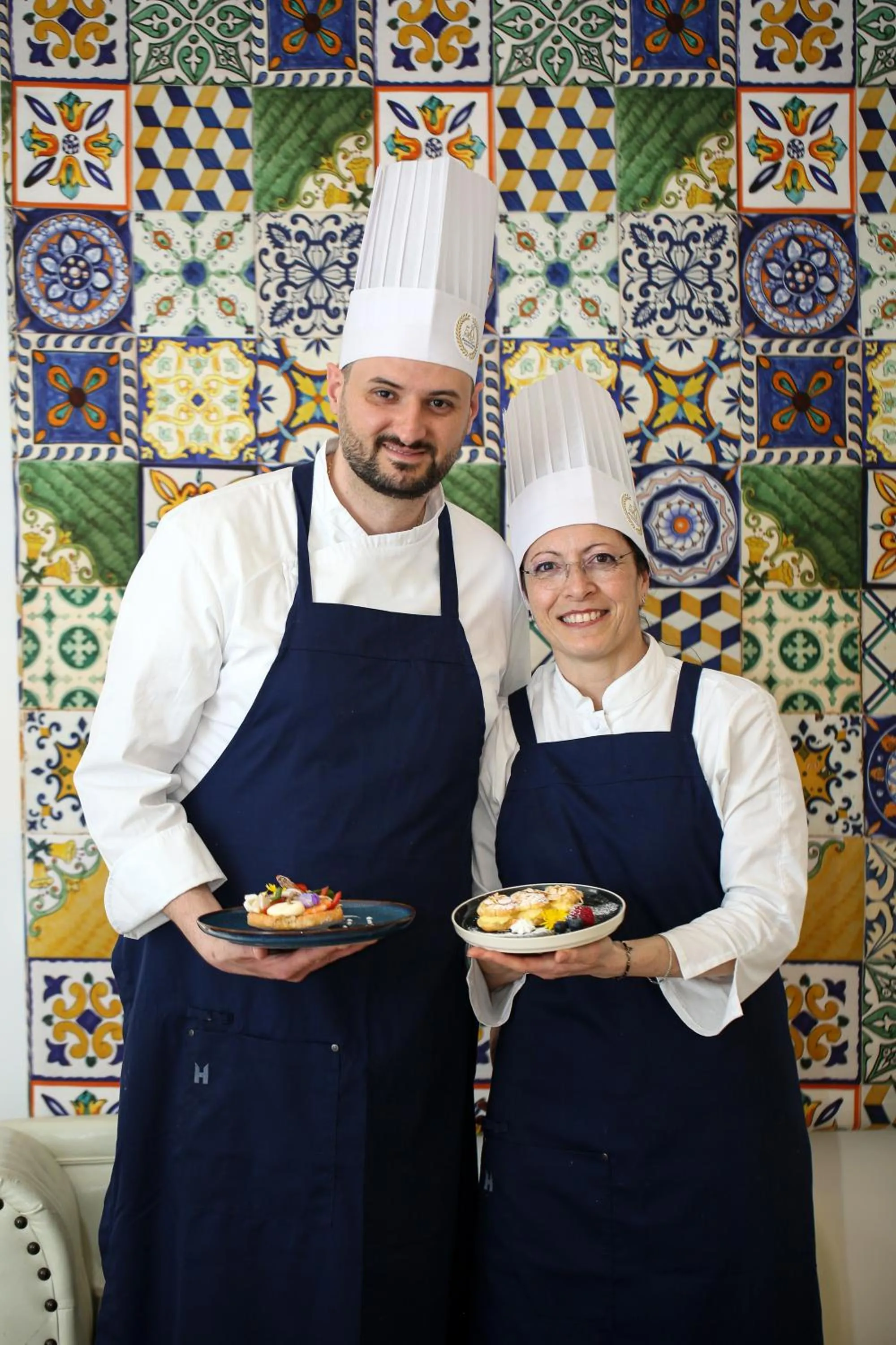 Restaurant/places to eat in Hotel Royal Hills