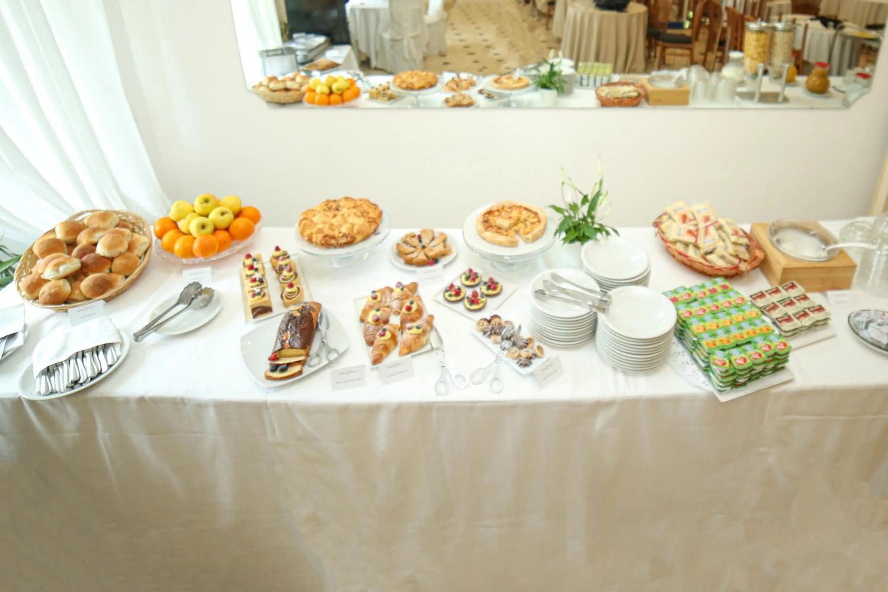 Breakfast in Hotel Royal Hills