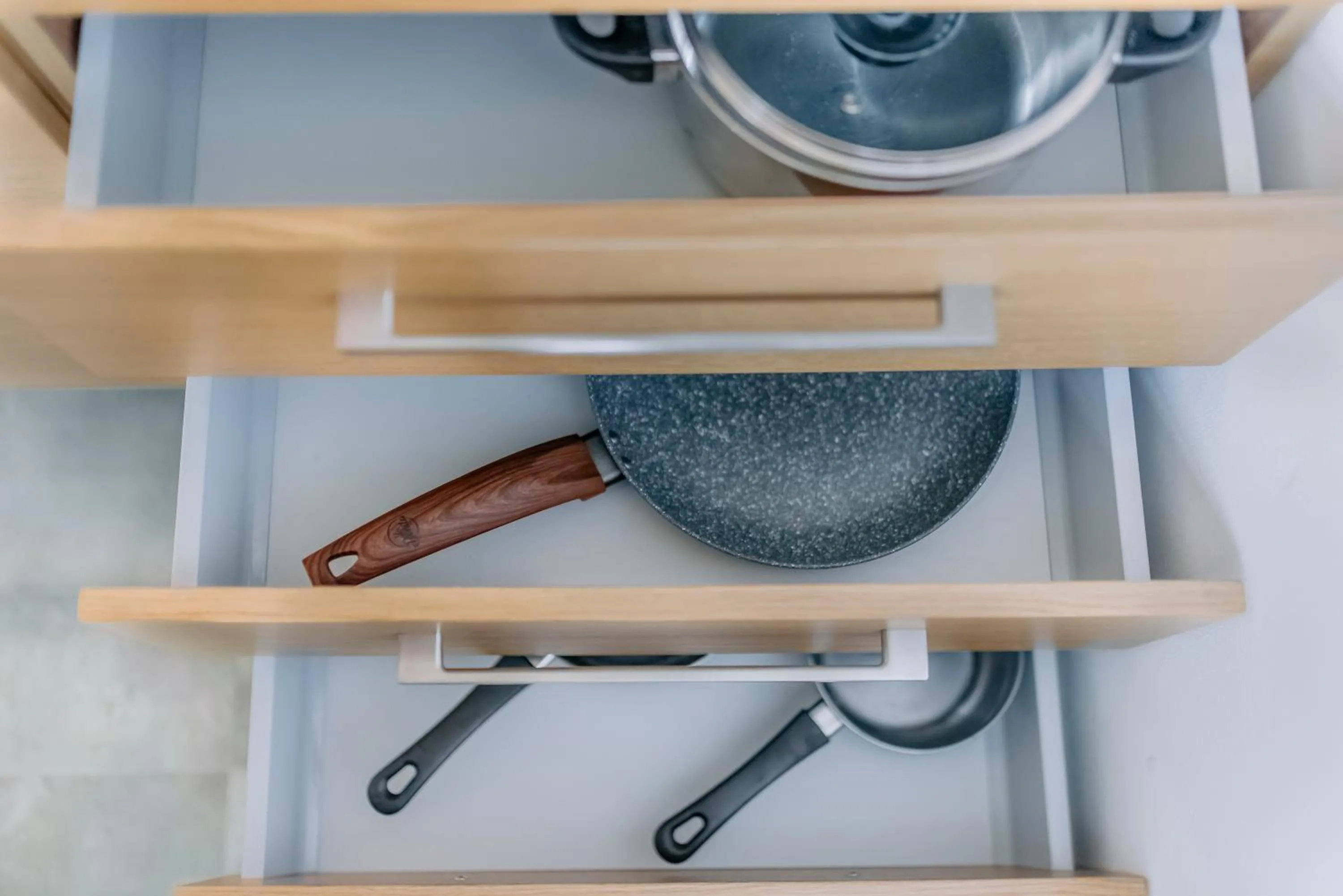 Kitchen or kitchenette in APARTEL Plac Zbawiciela Studio