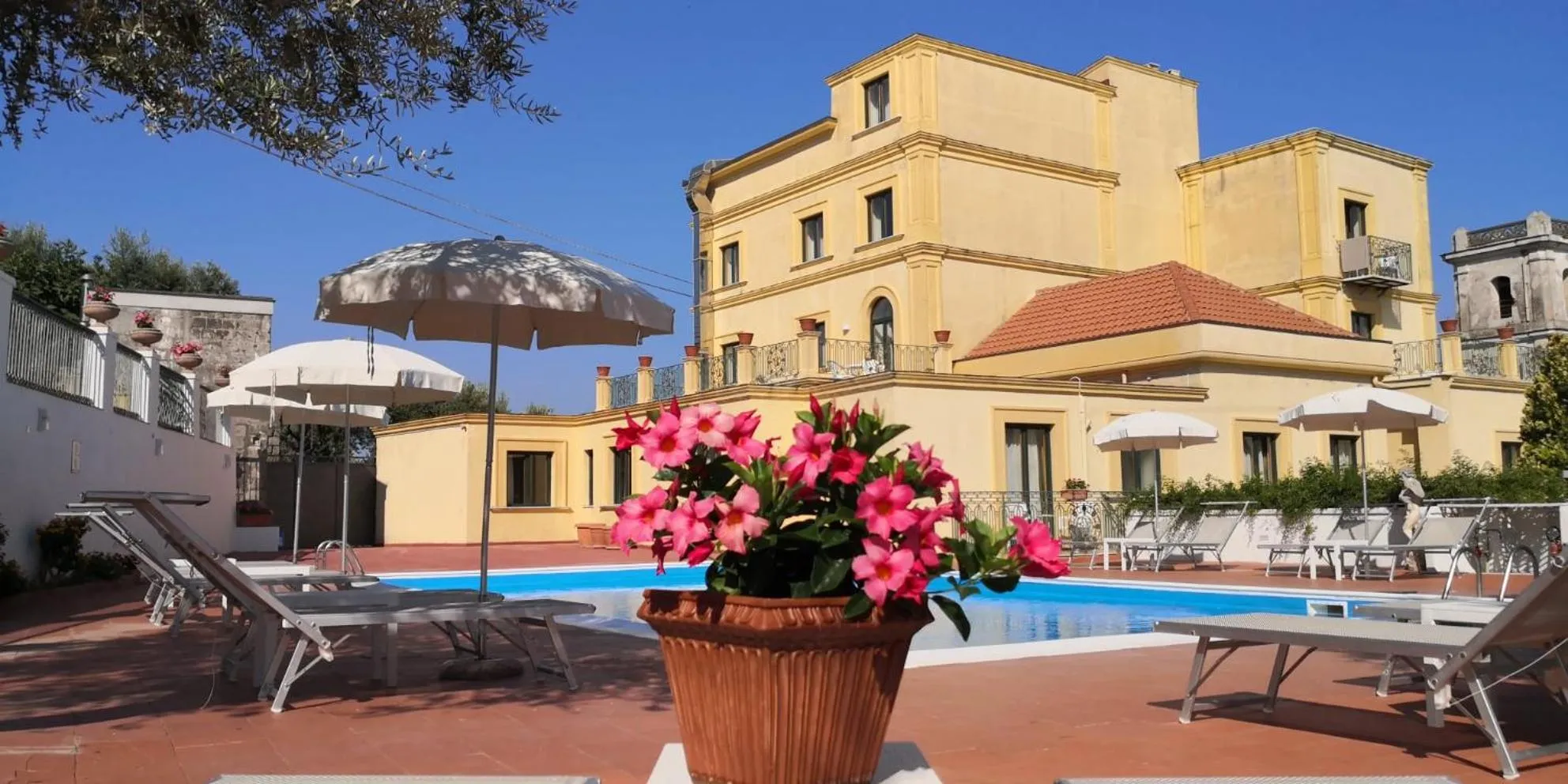 Swimming pool in Hotel Villa Igea