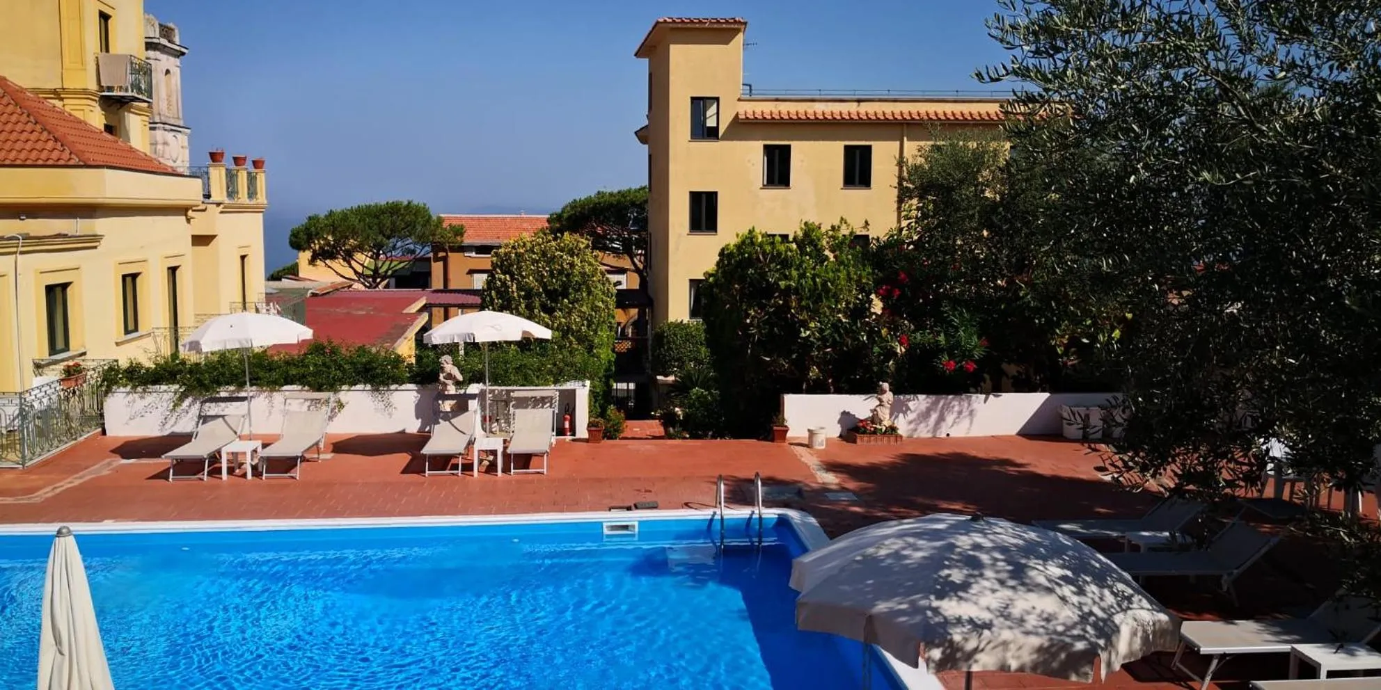Swimming pool in Hotel Villa Igea
