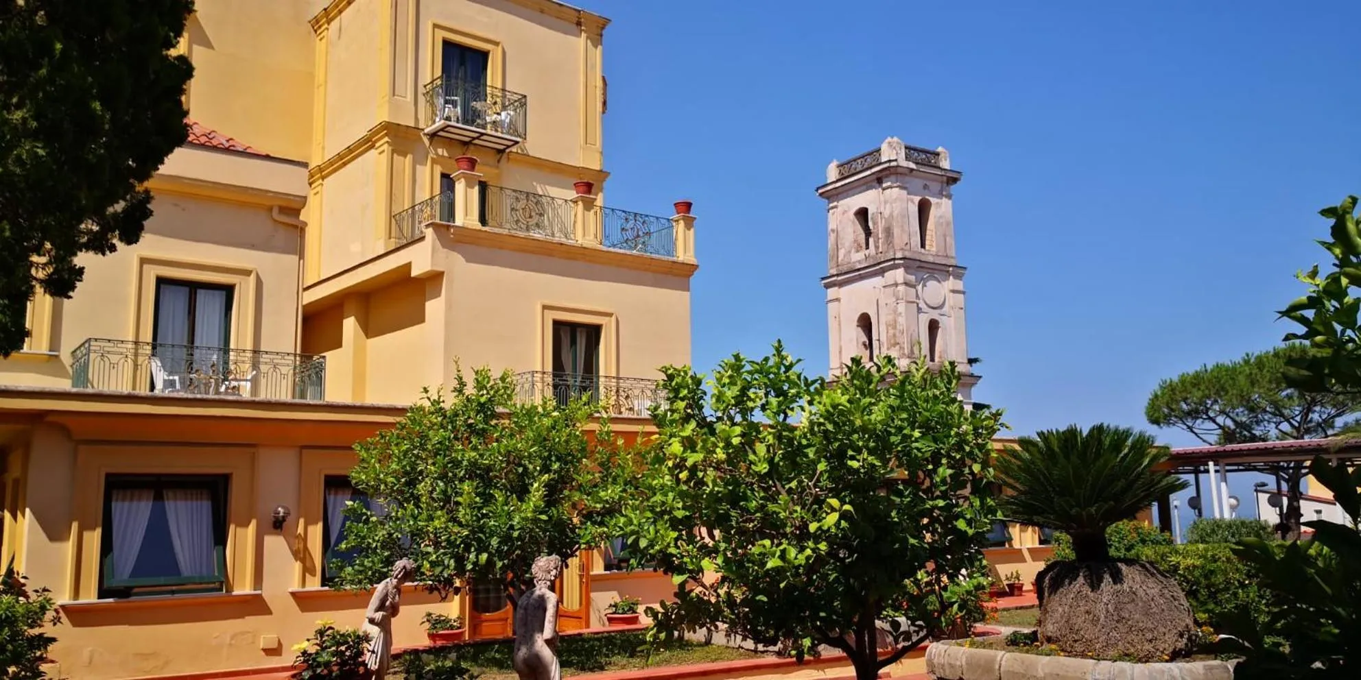 Property building in Hotel Villa Igea