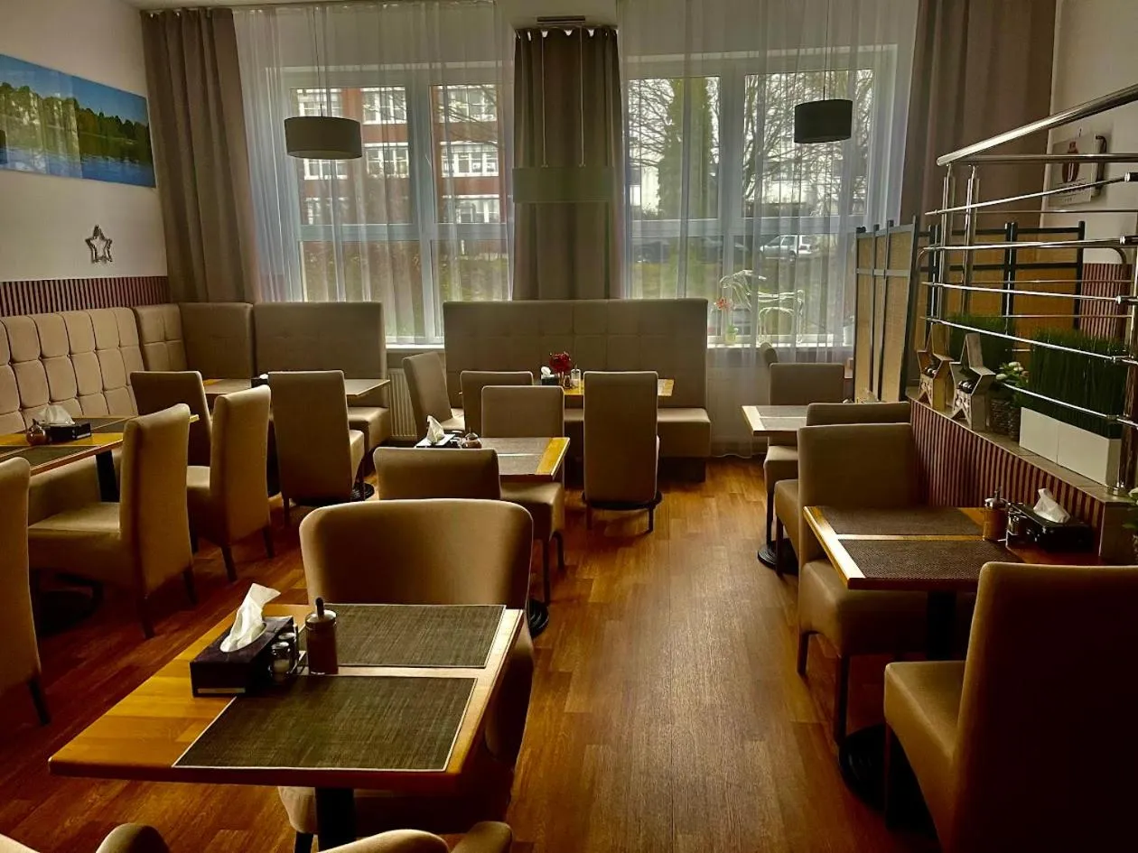 Restaurant/places to eat in Hotel Denbu