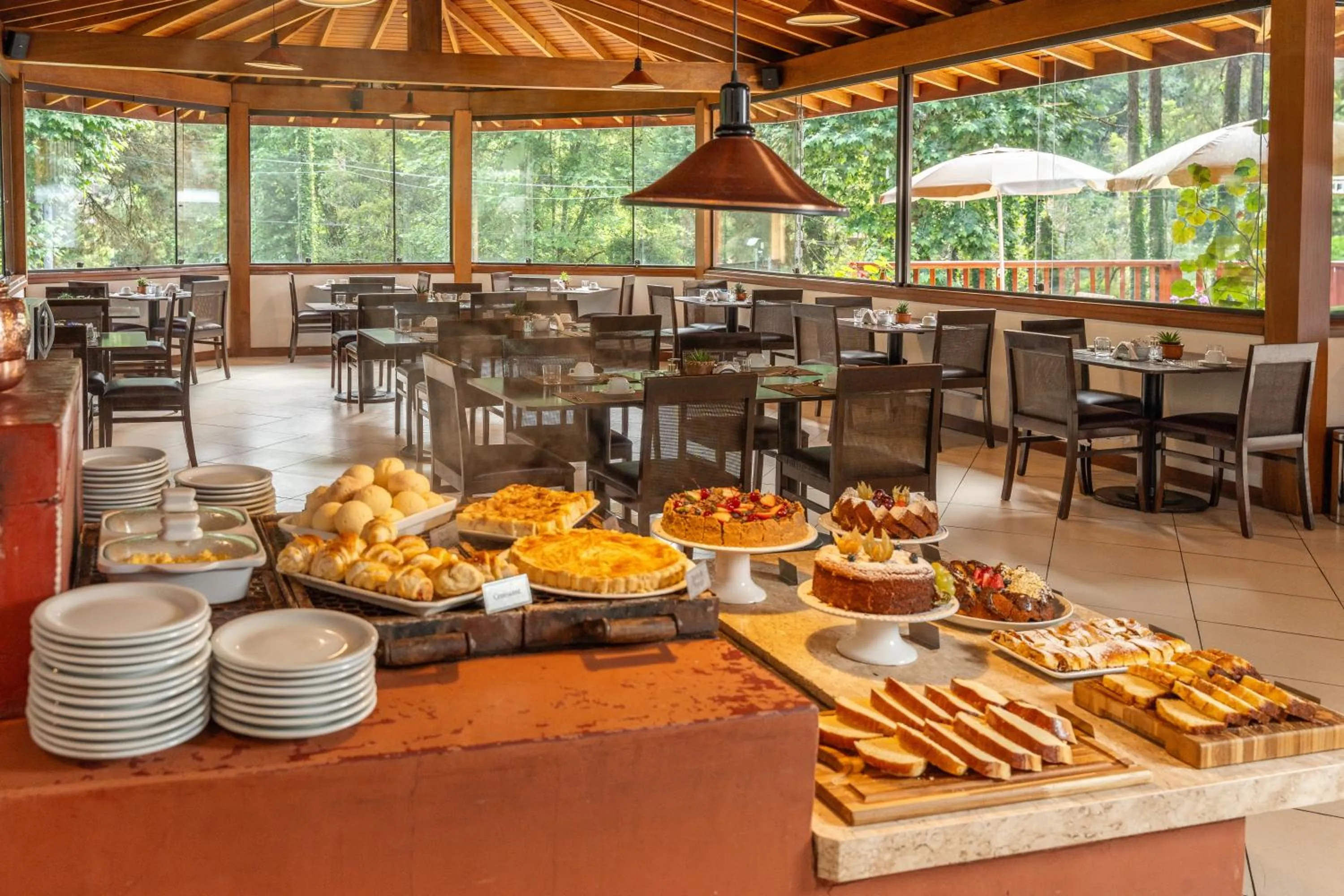 Dining area in Pousada Campos dos Holandeses - Campos do Jordao