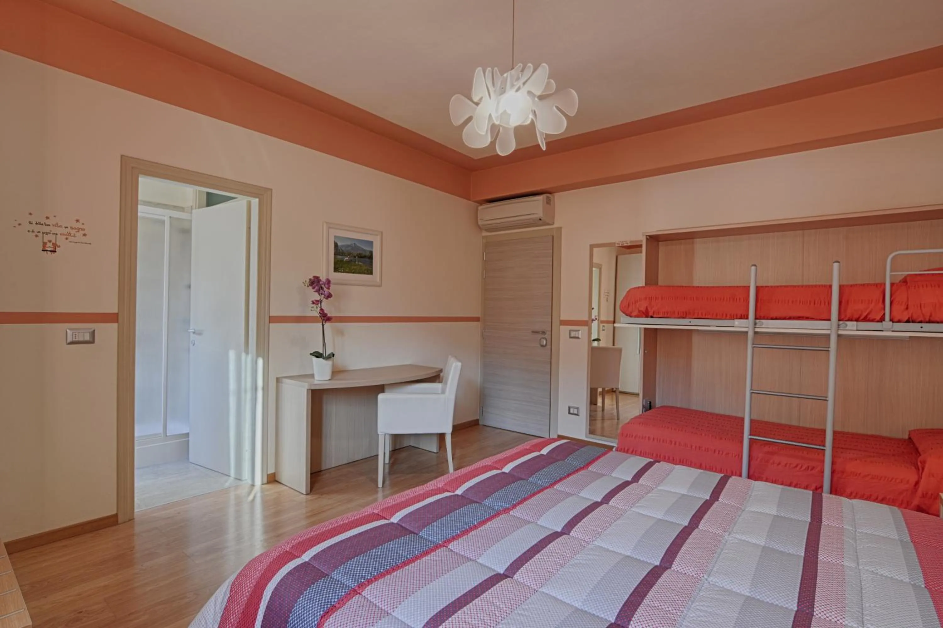 Photo of the whole room, Bed in Hotel Europa - Sorico